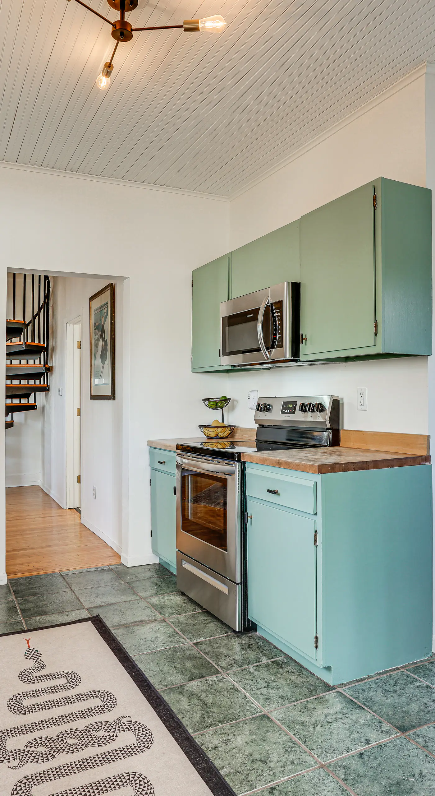 Saint Paul Vacation Rental Near Shopping & Dining!