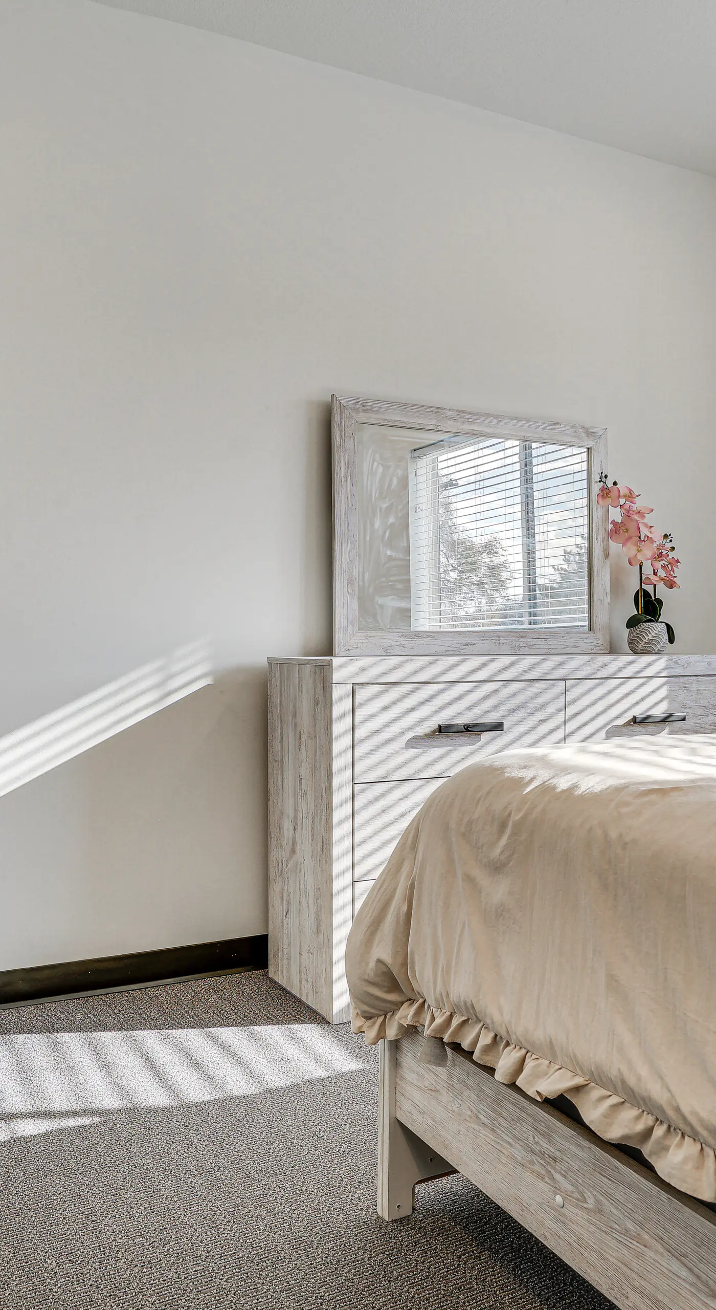 < 2 Mi to Dtwn St Paul! West Side Remote-Work Hub
