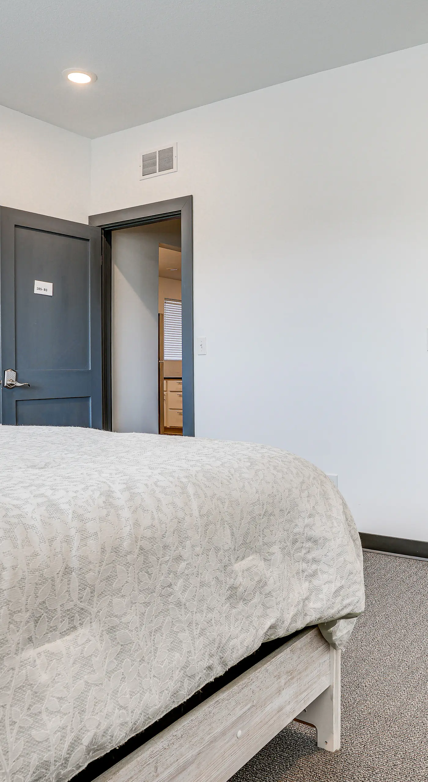 < 2 Mi to Dtwn St Paul! West Side Remote-Work Hub