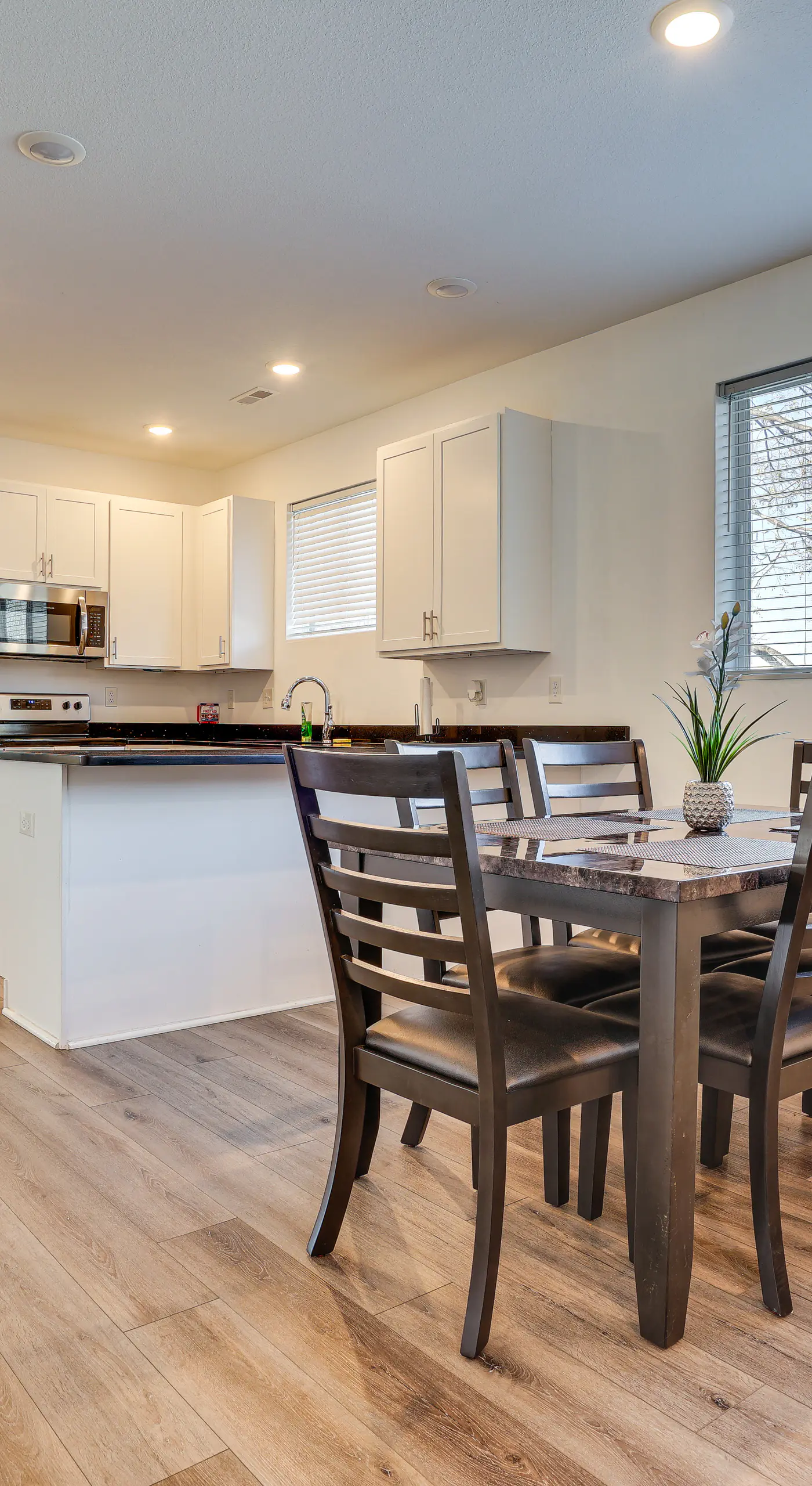 < 2 Mi to Dtwn St Paul! West Side Remote-Work Hub