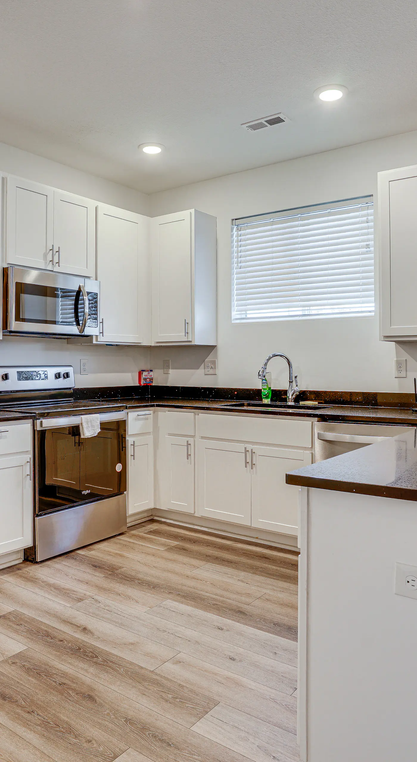 < 2 Mi to Dtwn St Paul! West Side Remote-Work Hub