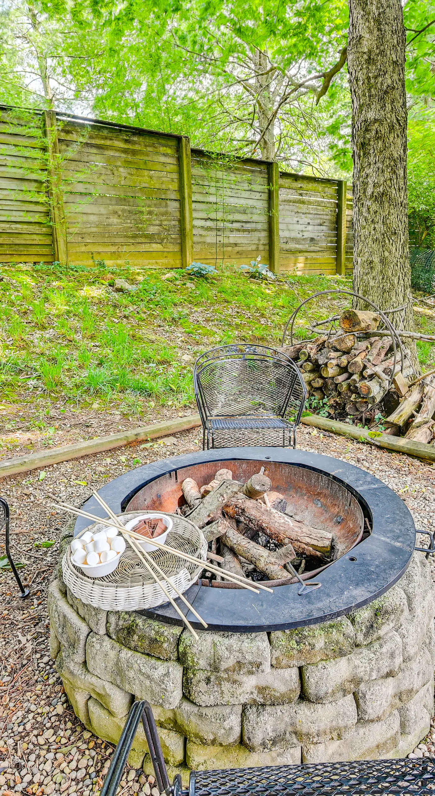 Family Home w/ Ping-Pong & Fire Pit in Lexington