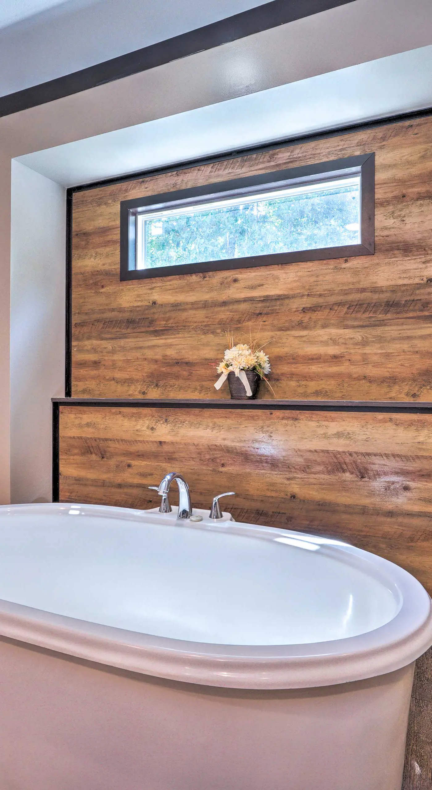 Pet-Friendly Home w/ Deck in Broken Bow!