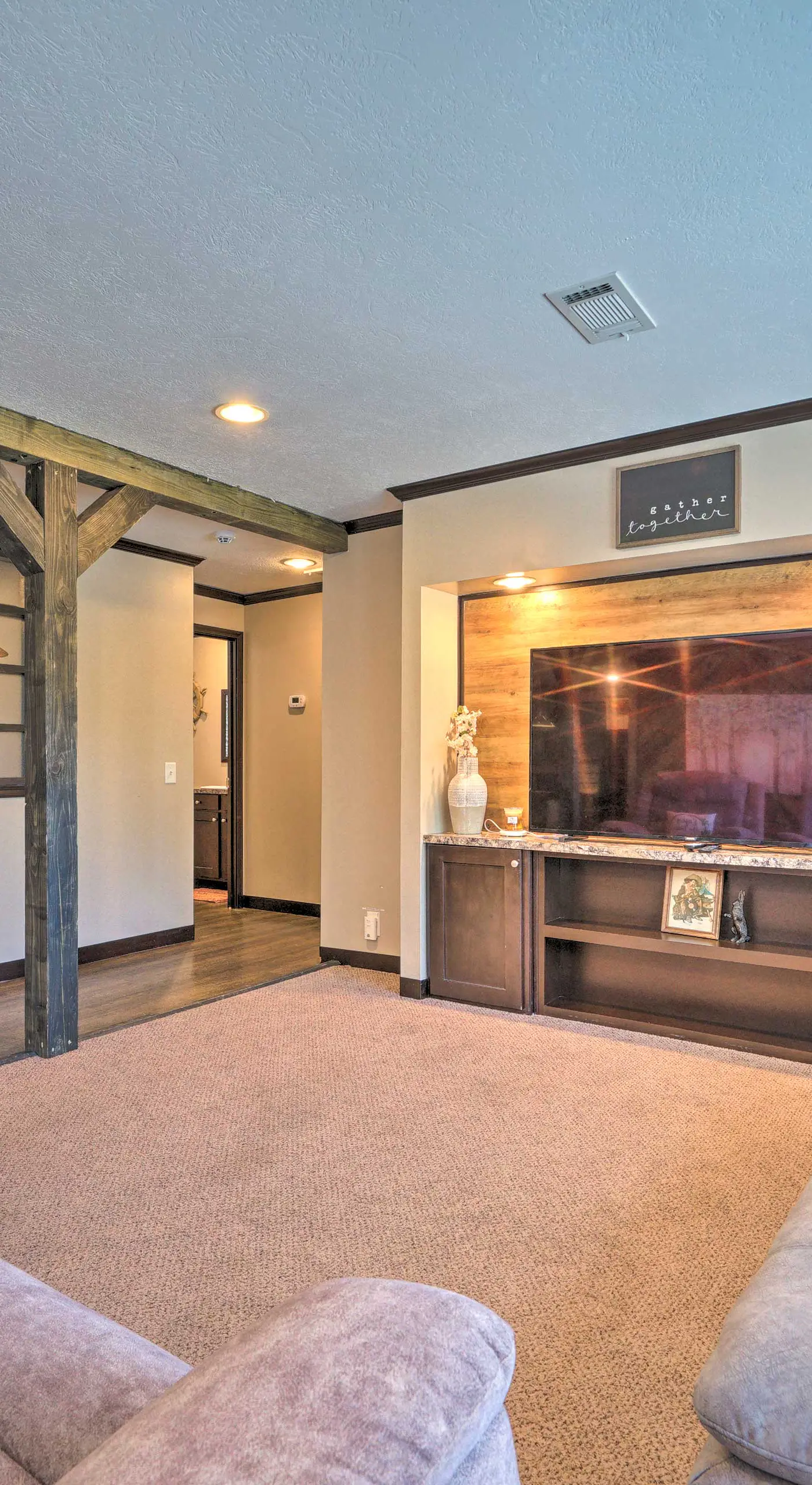Pet-Friendly Home w/ Deck in Broken Bow!