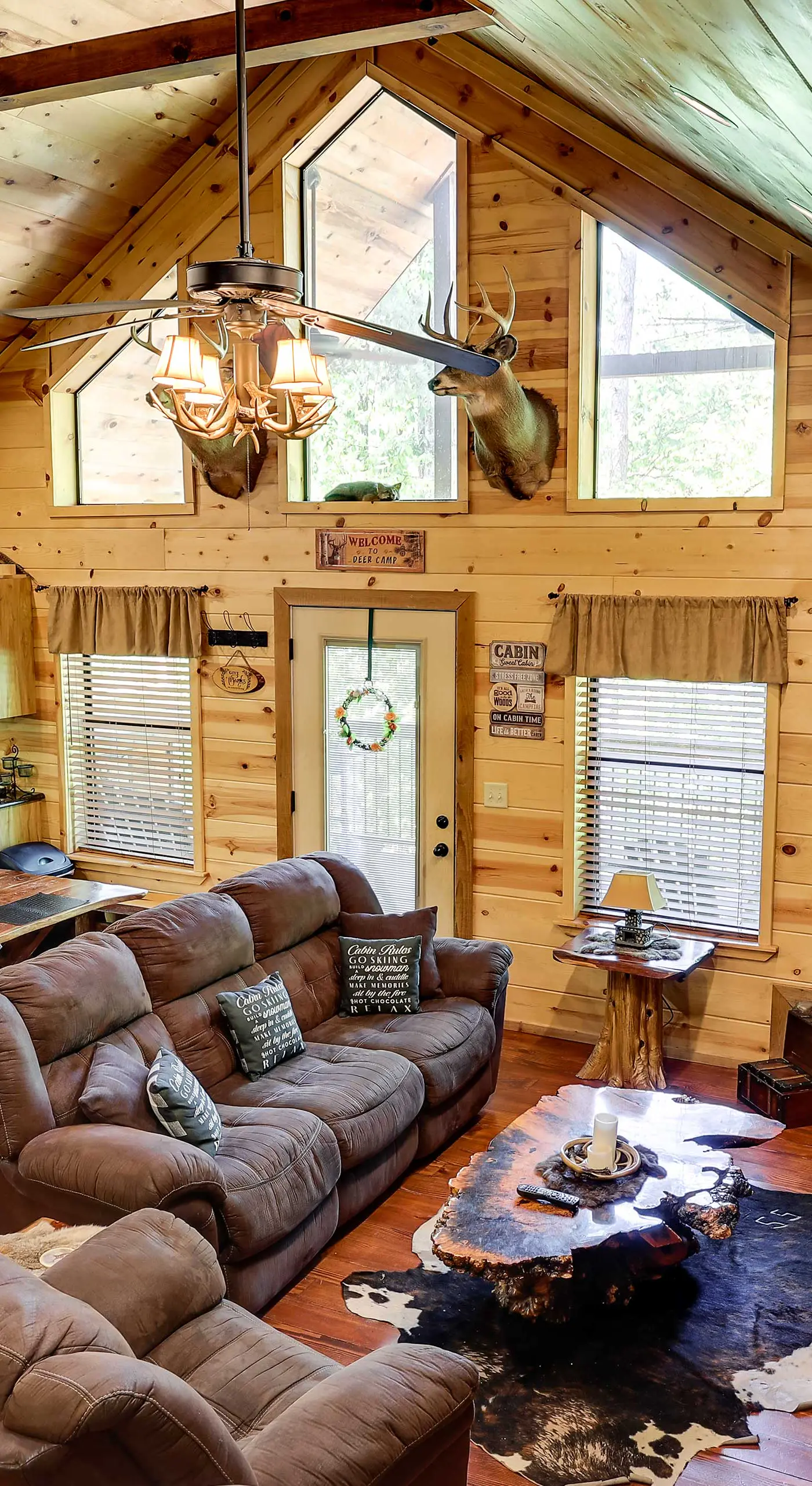 Pet-Friendly Broken Bow Cabin w/ Fire Pit!
