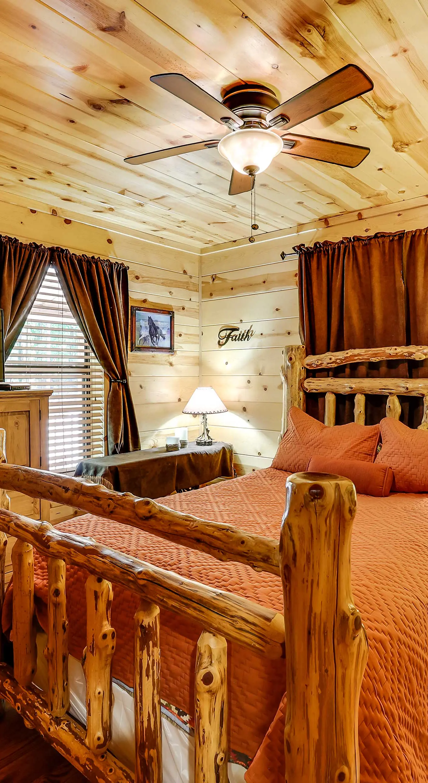 Pet-Friendly Broken Bow Cabin w/ Fire Pit!