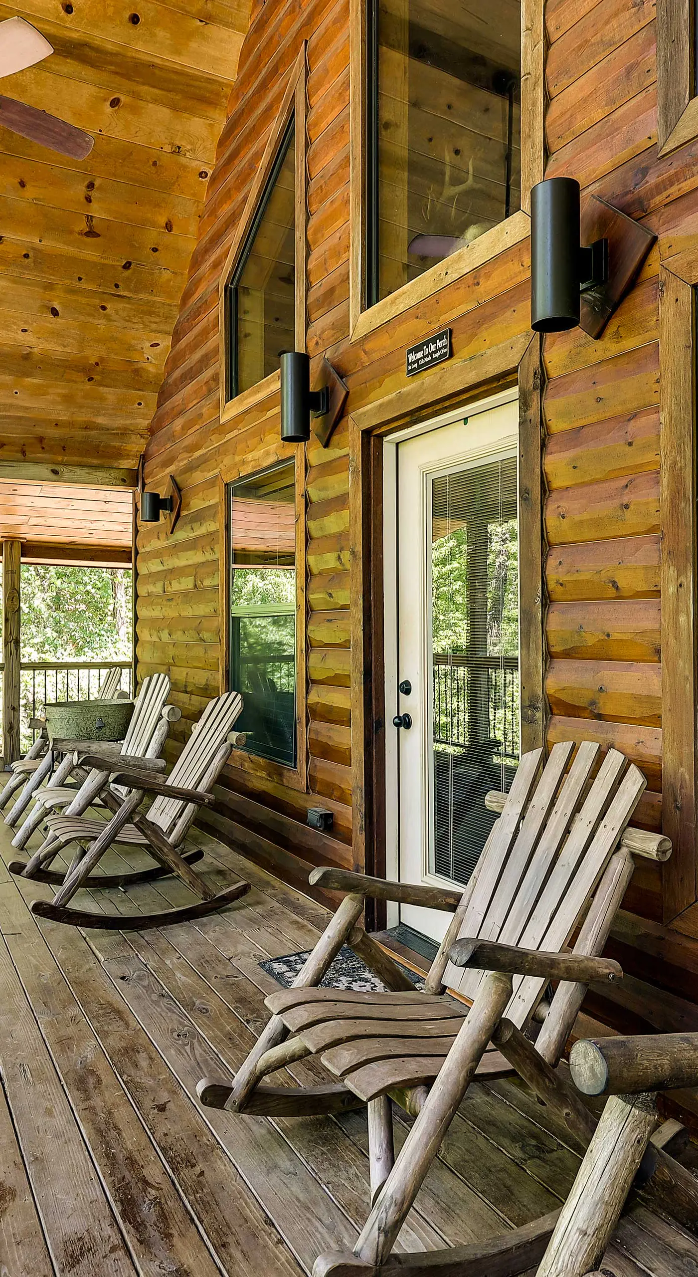 Pet-Friendly Broken Bow Cabin w/ Fire Pit!