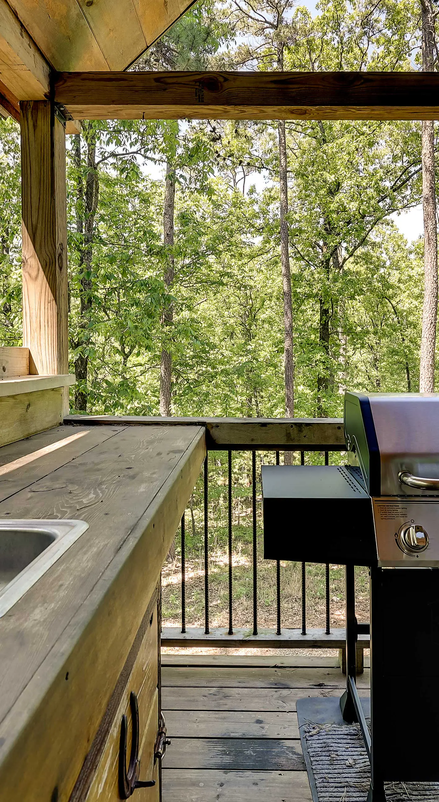 Pet-Friendly Broken Bow Cabin w/ Fire Pit!