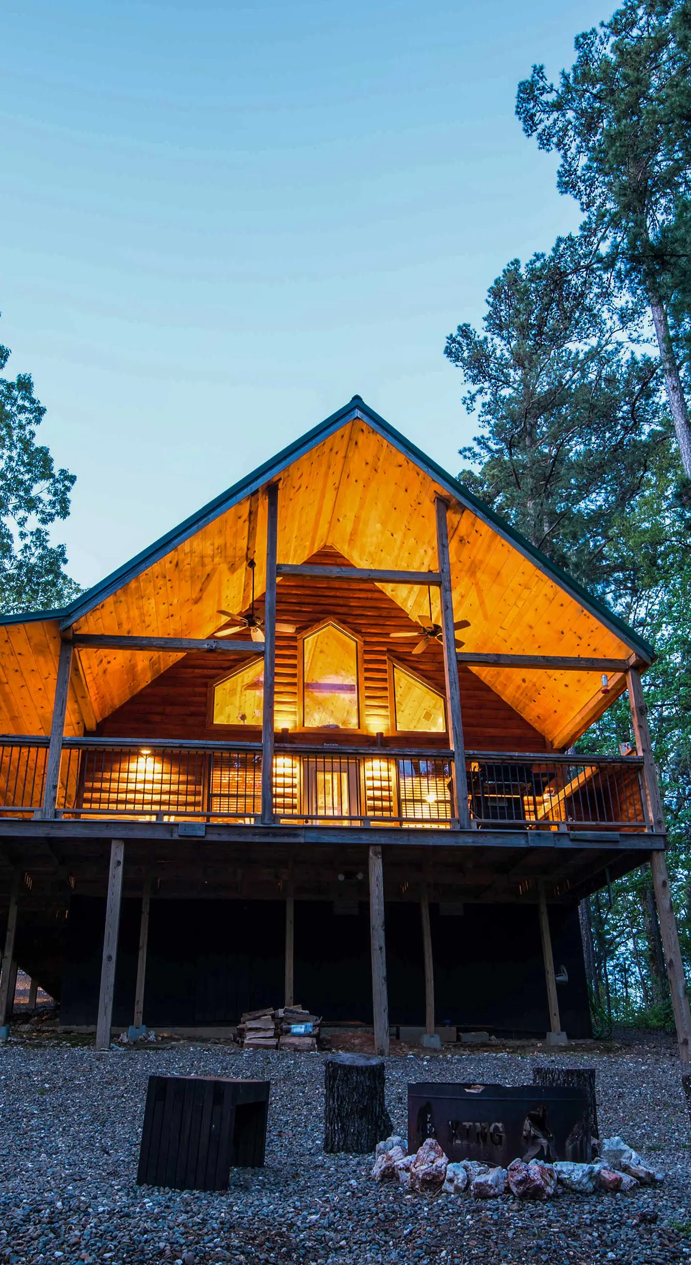 Pet-Friendly Broken Bow Cabin w/ Fire Pit!