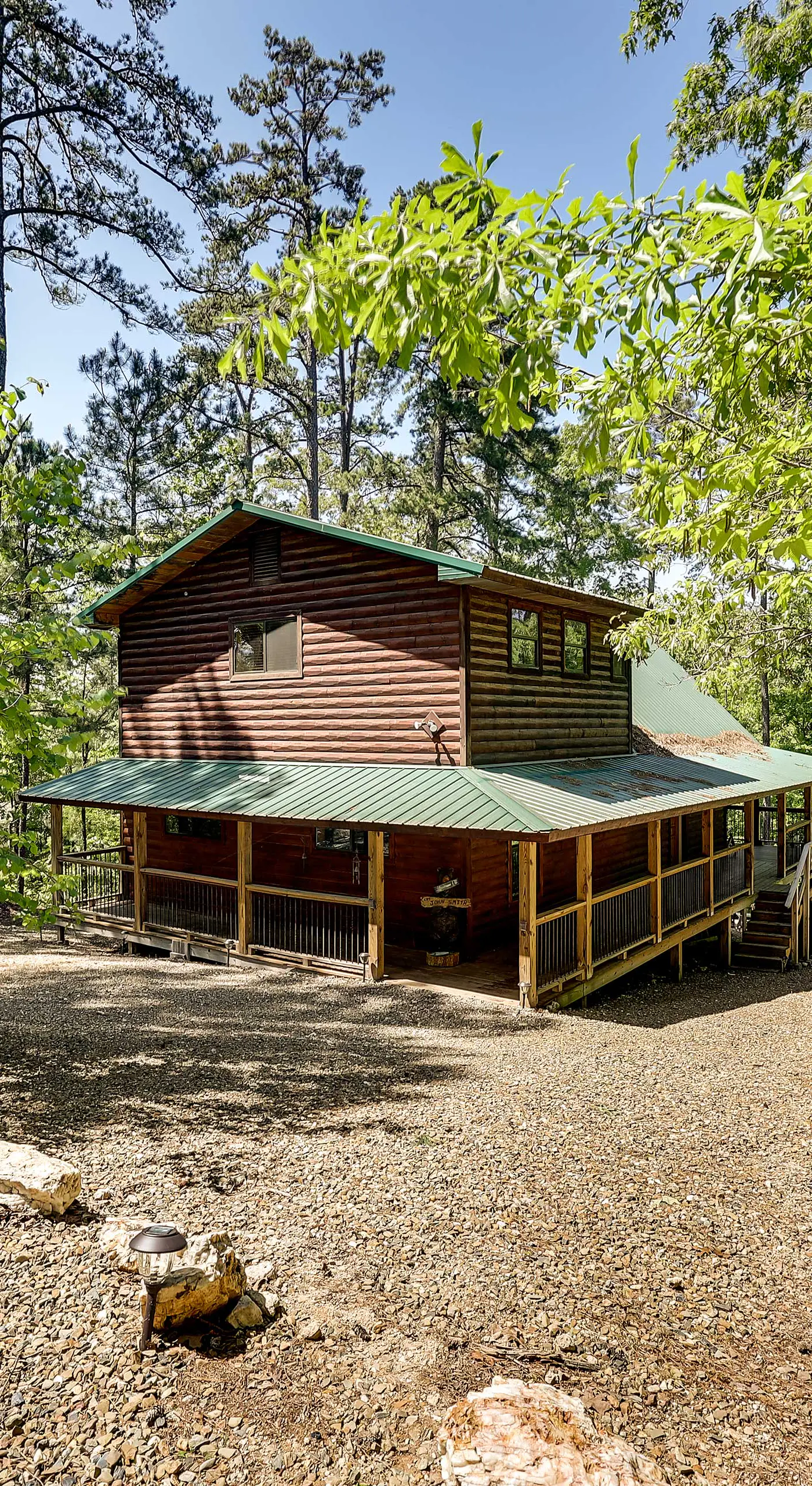 Pet-Friendly Broken Bow Cabin w/ Fire Pit!