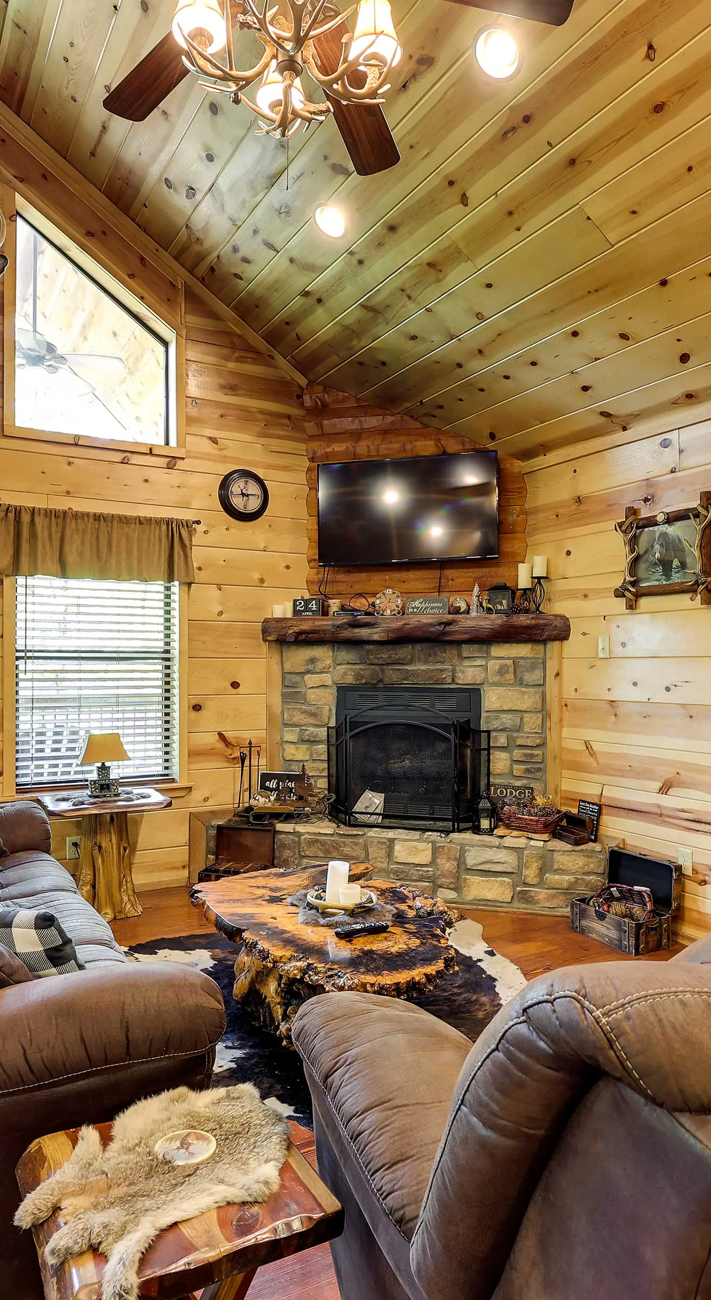 Pet-Friendly Broken Bow Cabin w/ Fire Pit!