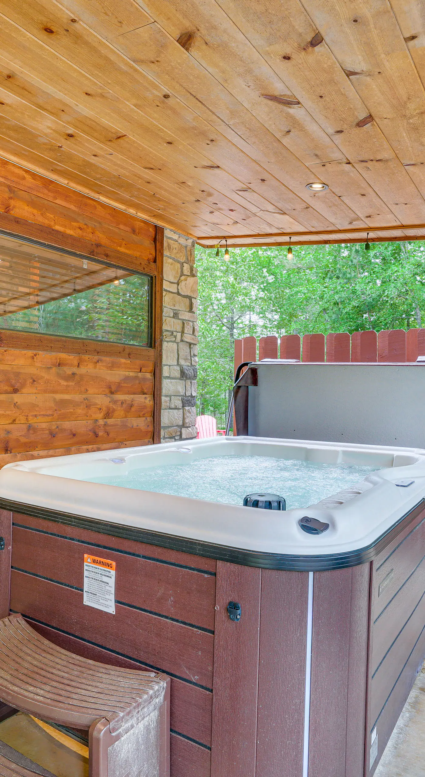 Broken Bow Cabin: Hot Tub, Fire Pit & 7 Mi to Lake