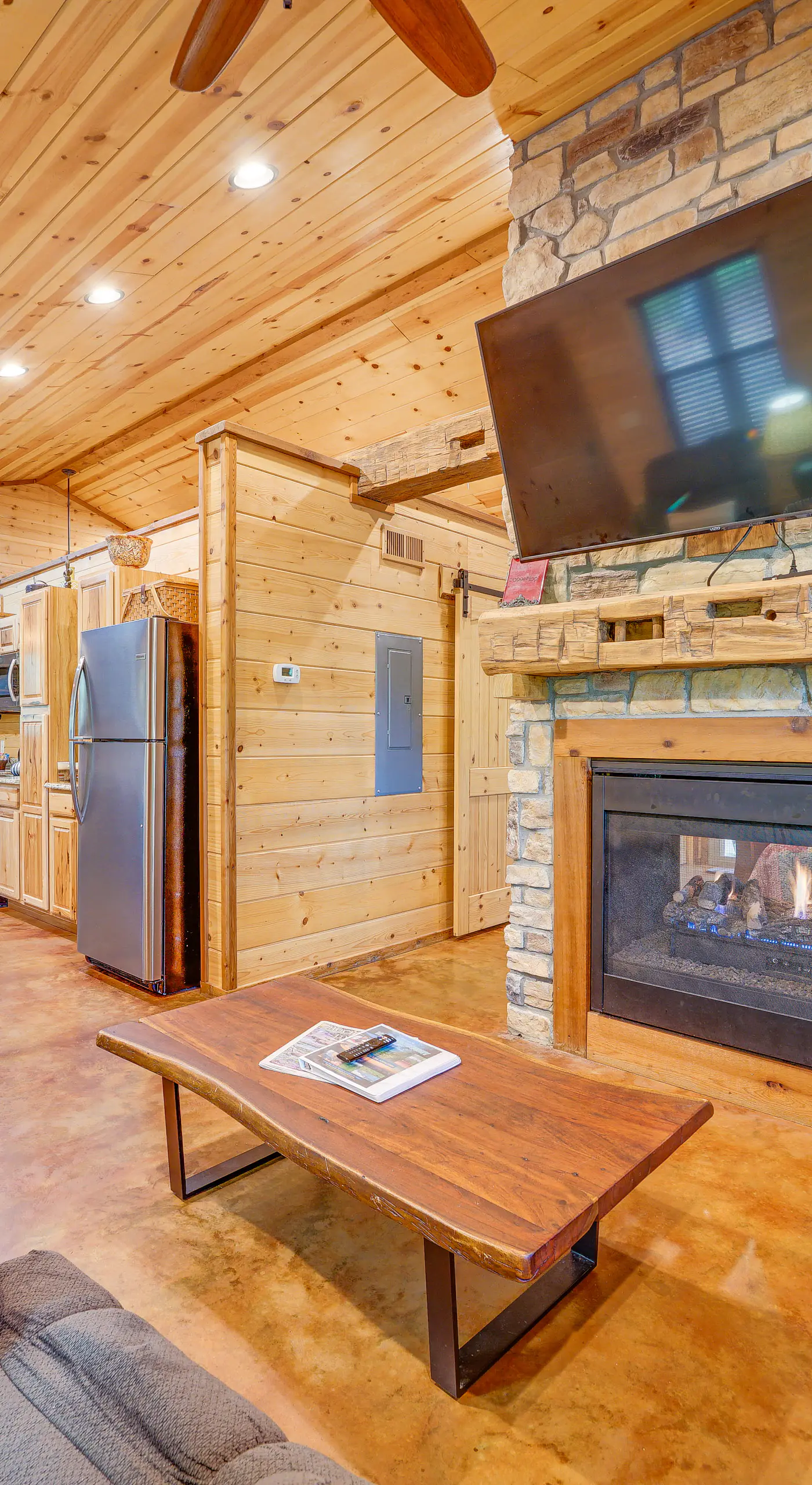 Broken Bow Cabin: Hot Tub, Fire Pit & 7 Mi to Lake