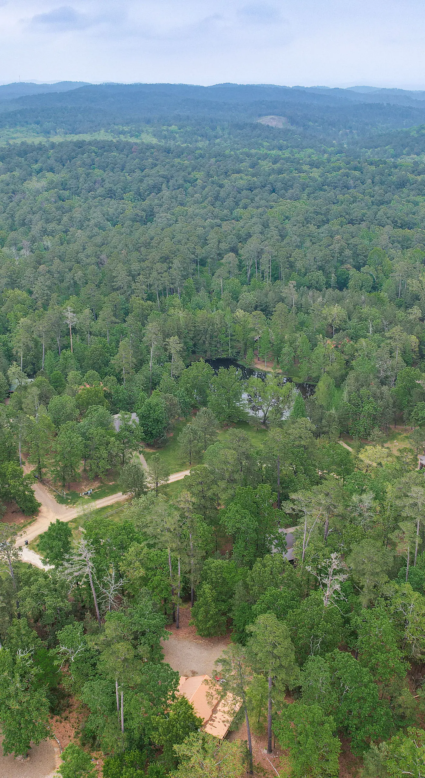 Broken Bow Cabin: Hot Tub, Fire Pit & 7 Mi to Lake