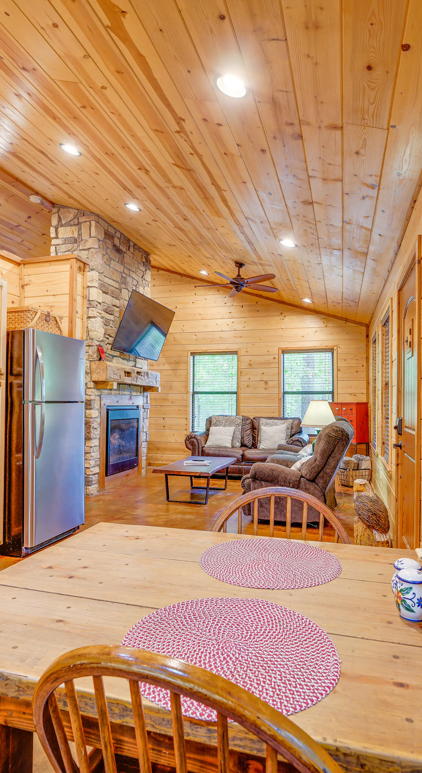 Broken Bow Cabin: Hot Tub, Fire Pit & 7 Mi to Lake