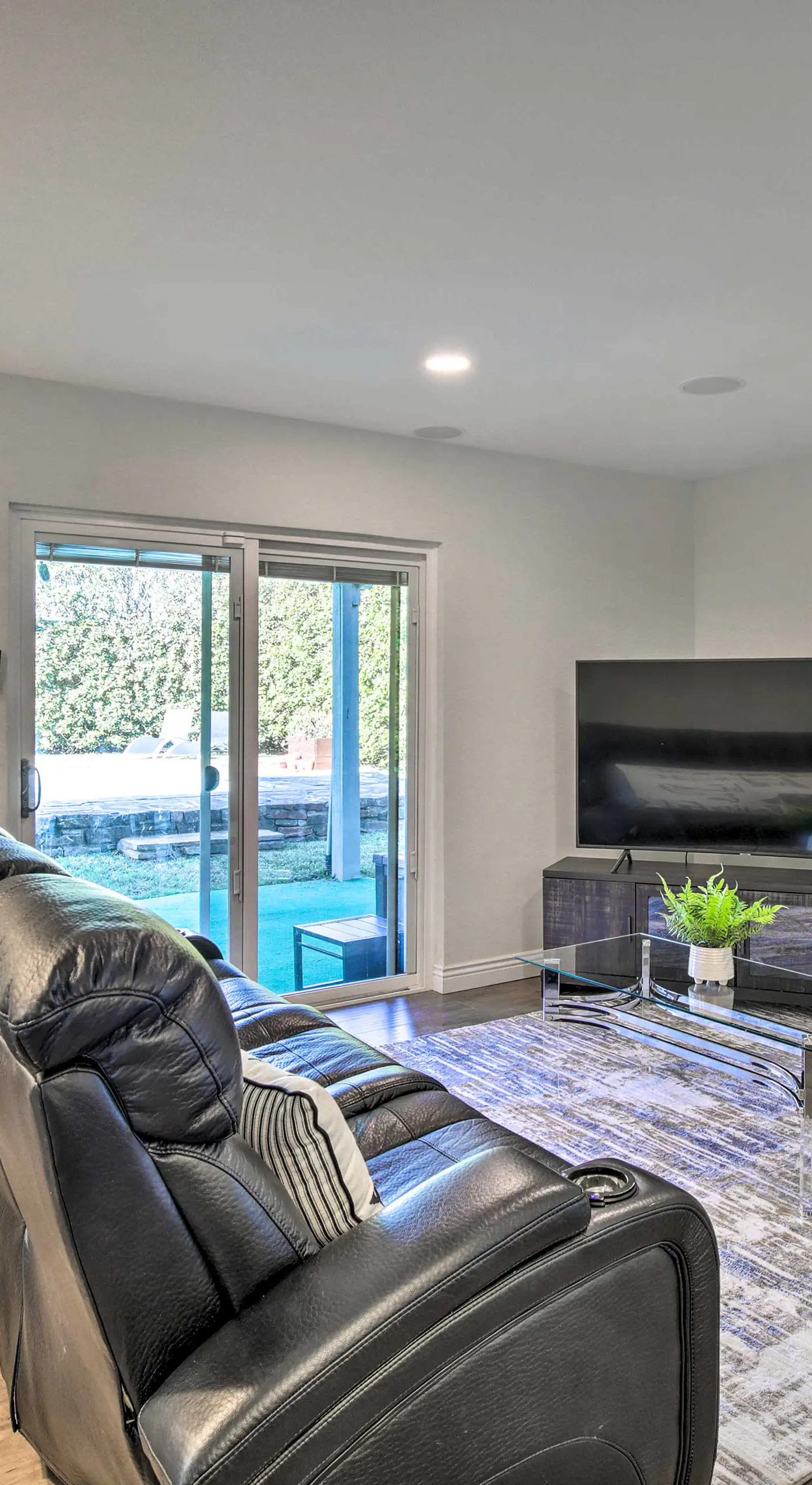 Movie Room & Private Pool: Richardson Retreat