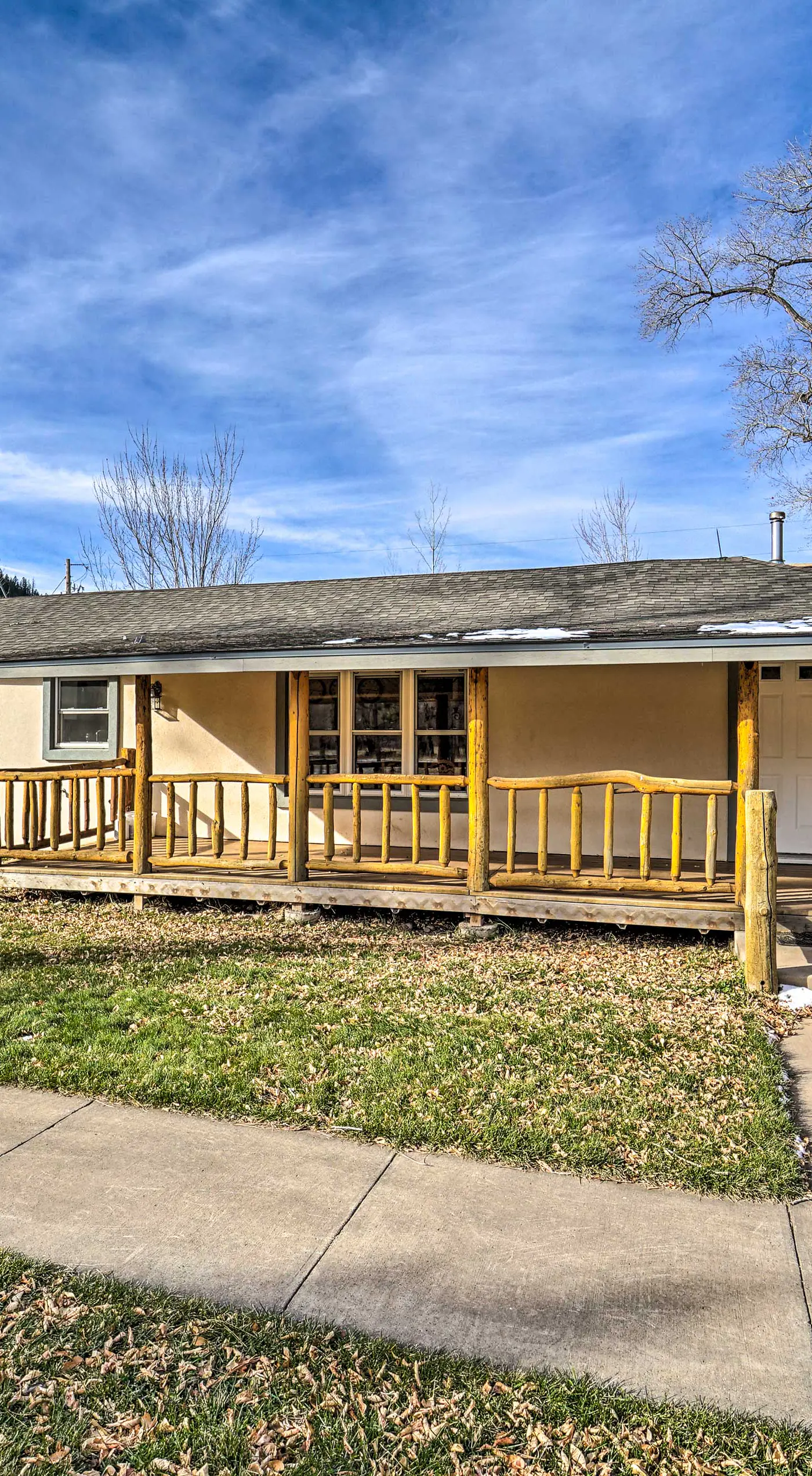 Dolores Ranch Cabin w/ Hot Tub & 1-Acre Yard!