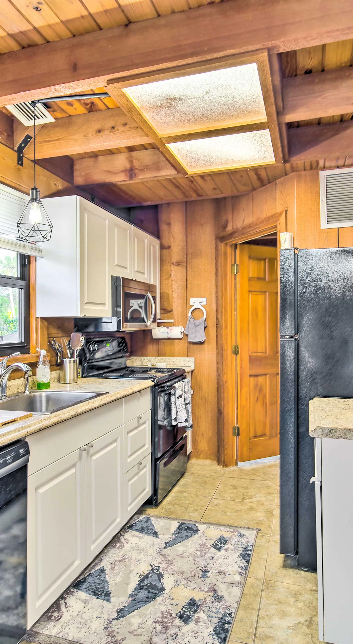 Okeechobee Cabin in Waterfront Community w/ Dock!