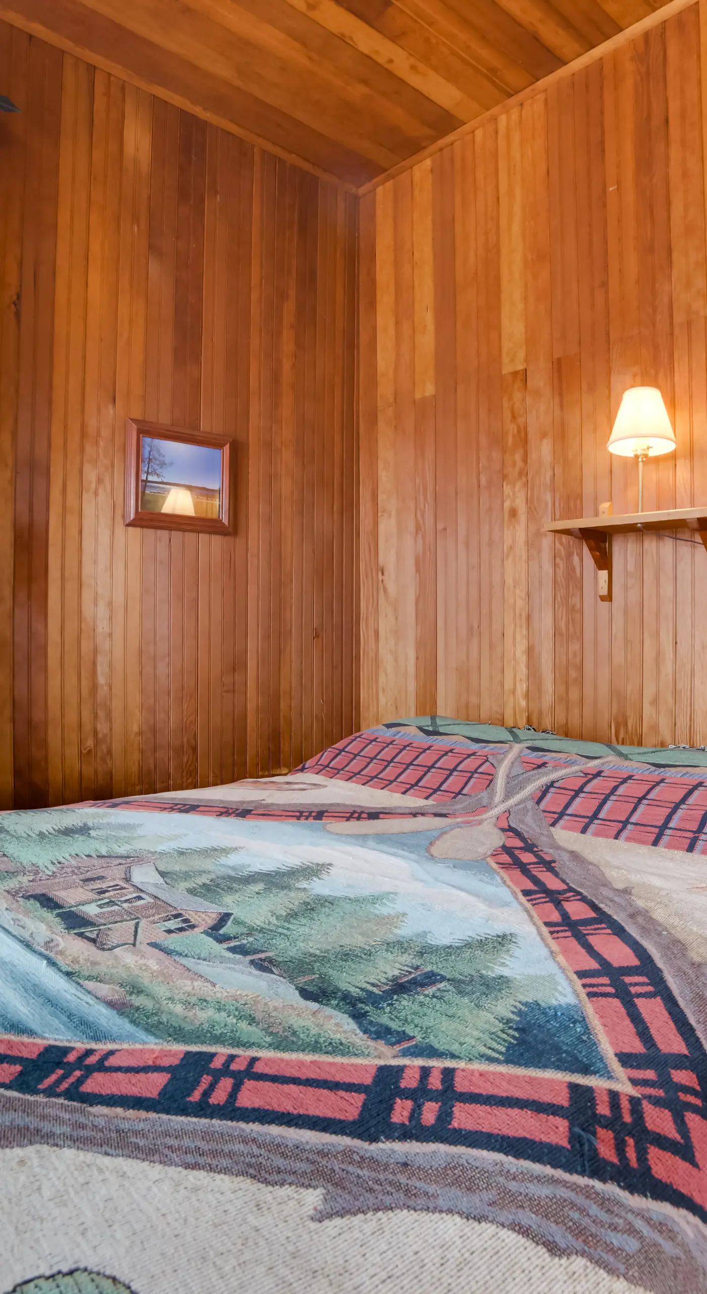 Beachside Cabin w/ Views on Les Cheneaux Islands