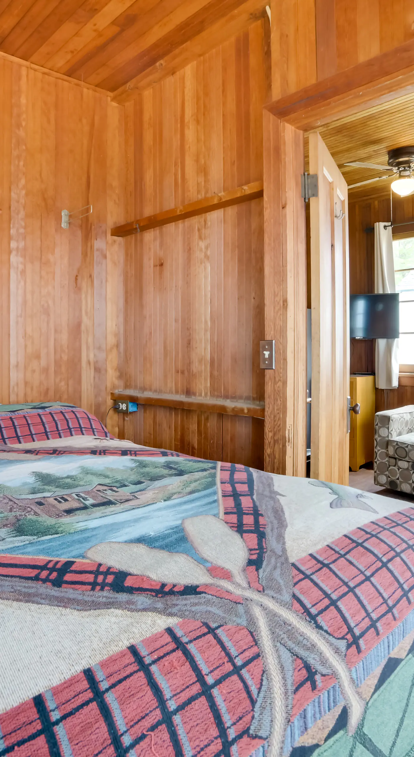 Beachside Cabin w/ Views on Les Cheneaux Islands