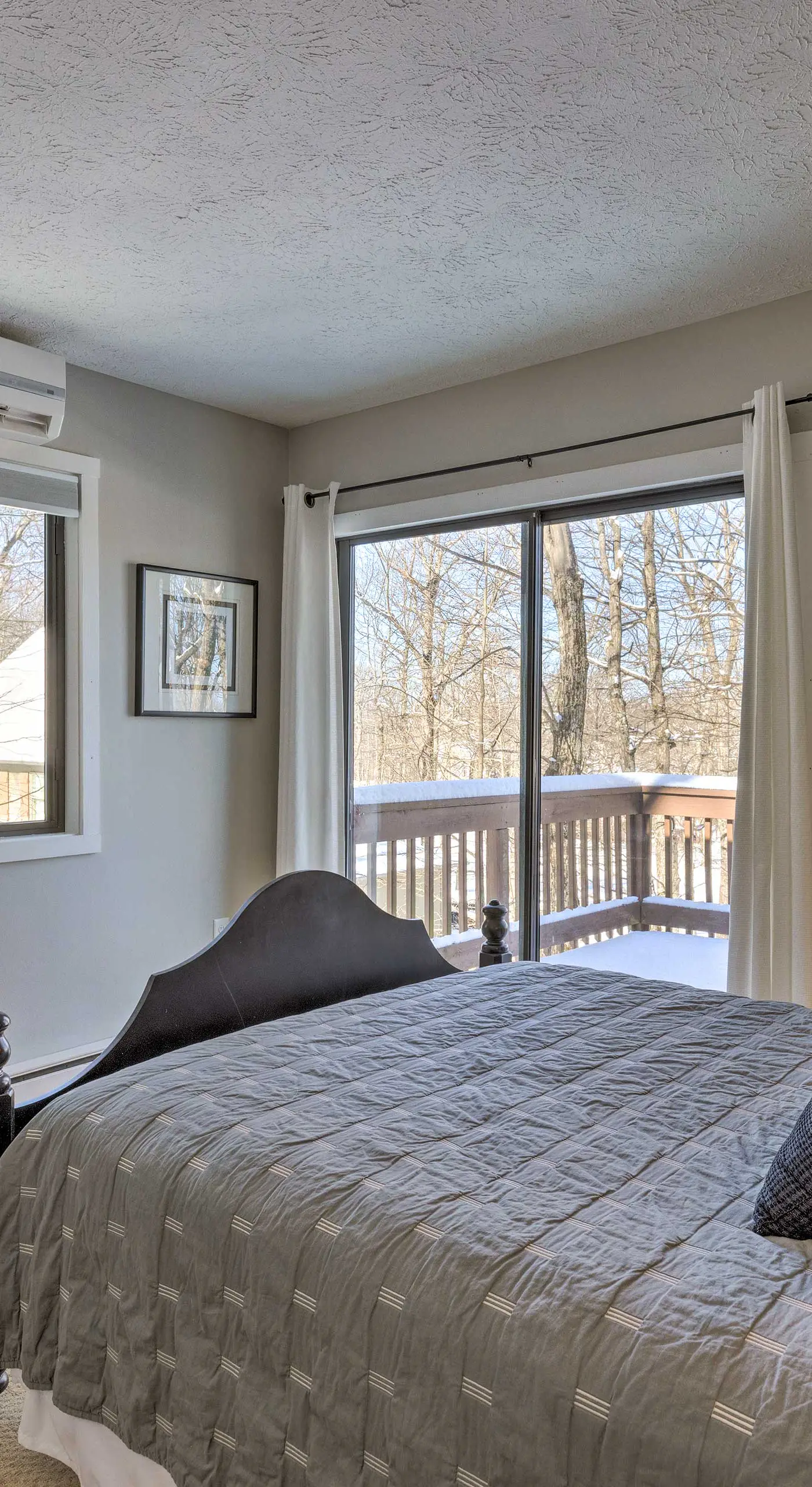 Bright Wintergreen Resort Home; Deck & Grill!