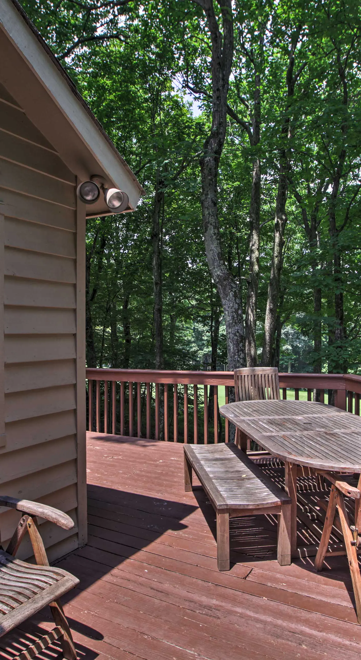 Bright Wintergreen Resort Home; Deck & Grill!