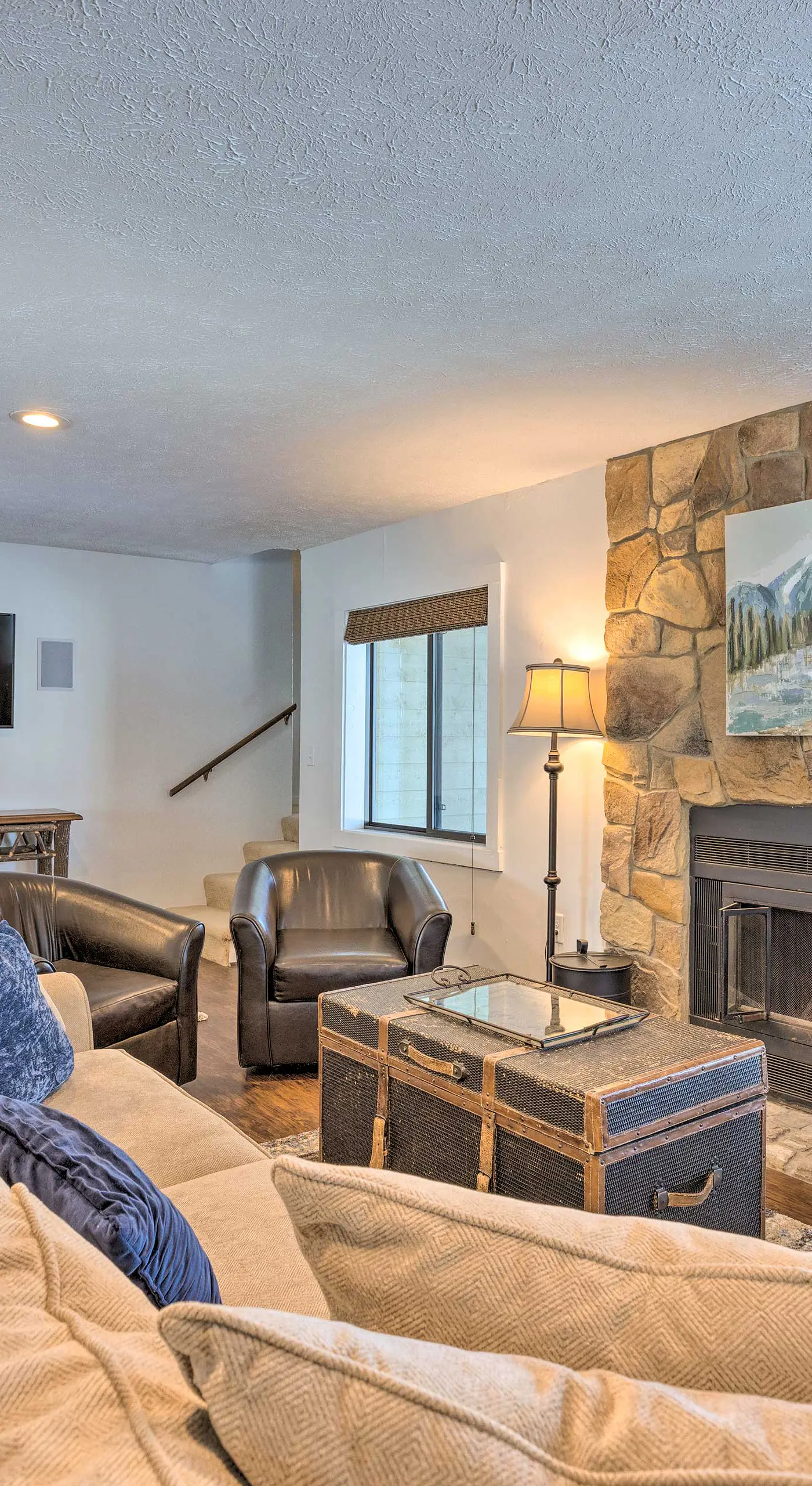 Bright Wintergreen Resort Home; Deck & Grill!
