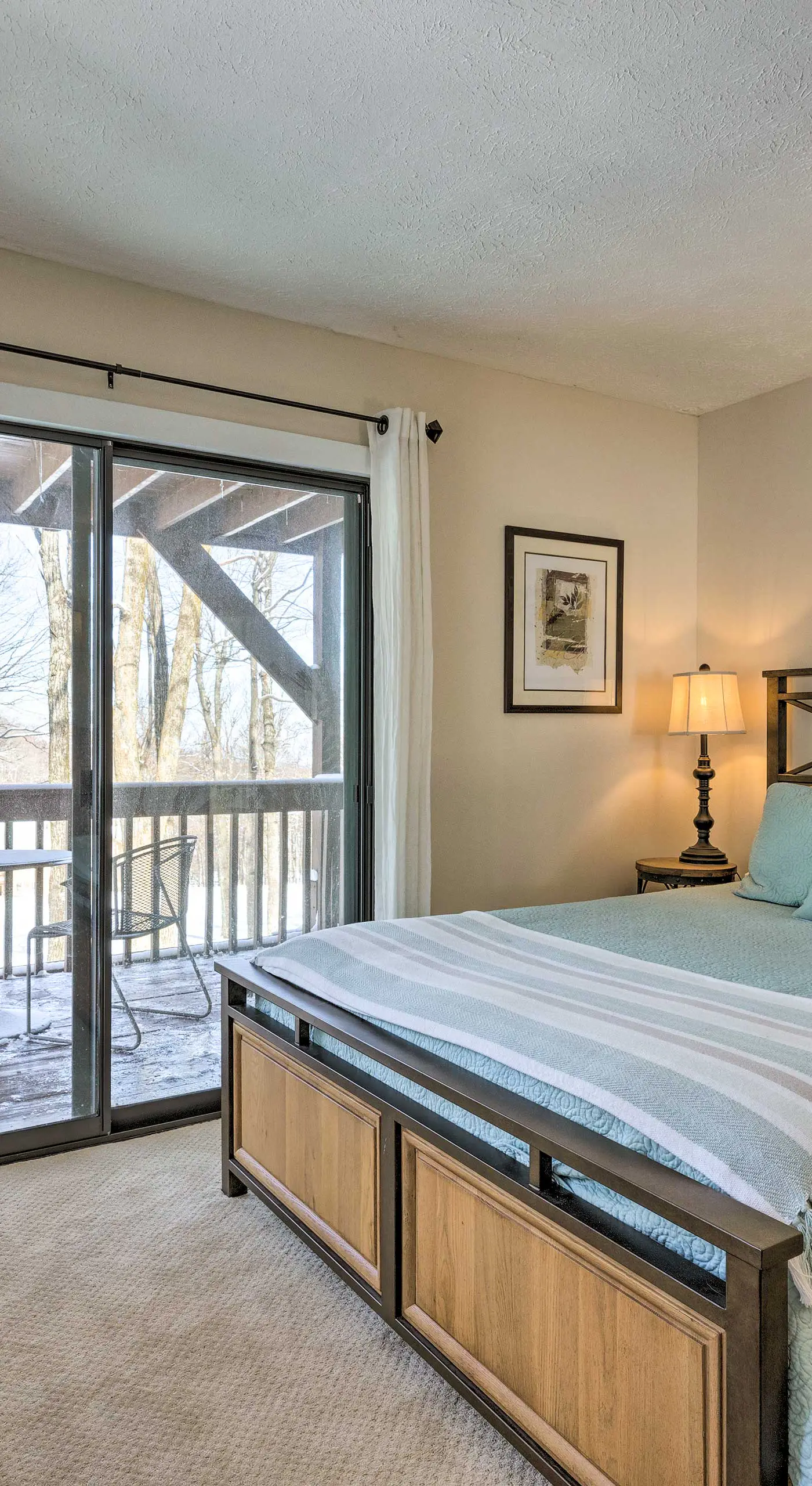 Bright Wintergreen Resort Home; Deck & Grill!