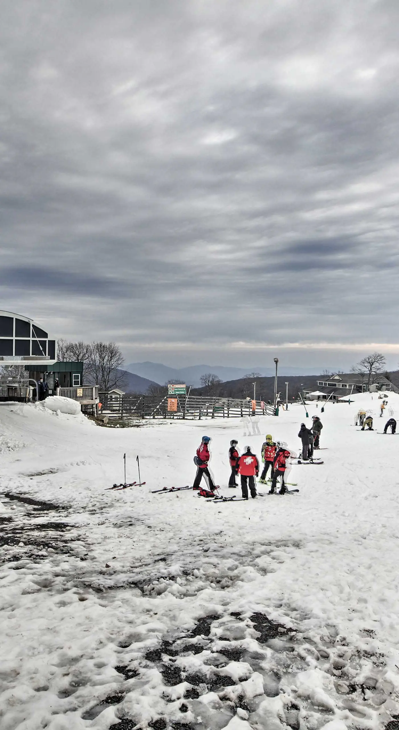 Ski-In/Ski-Out Wintergreen Resort Condo + Hot Tub!