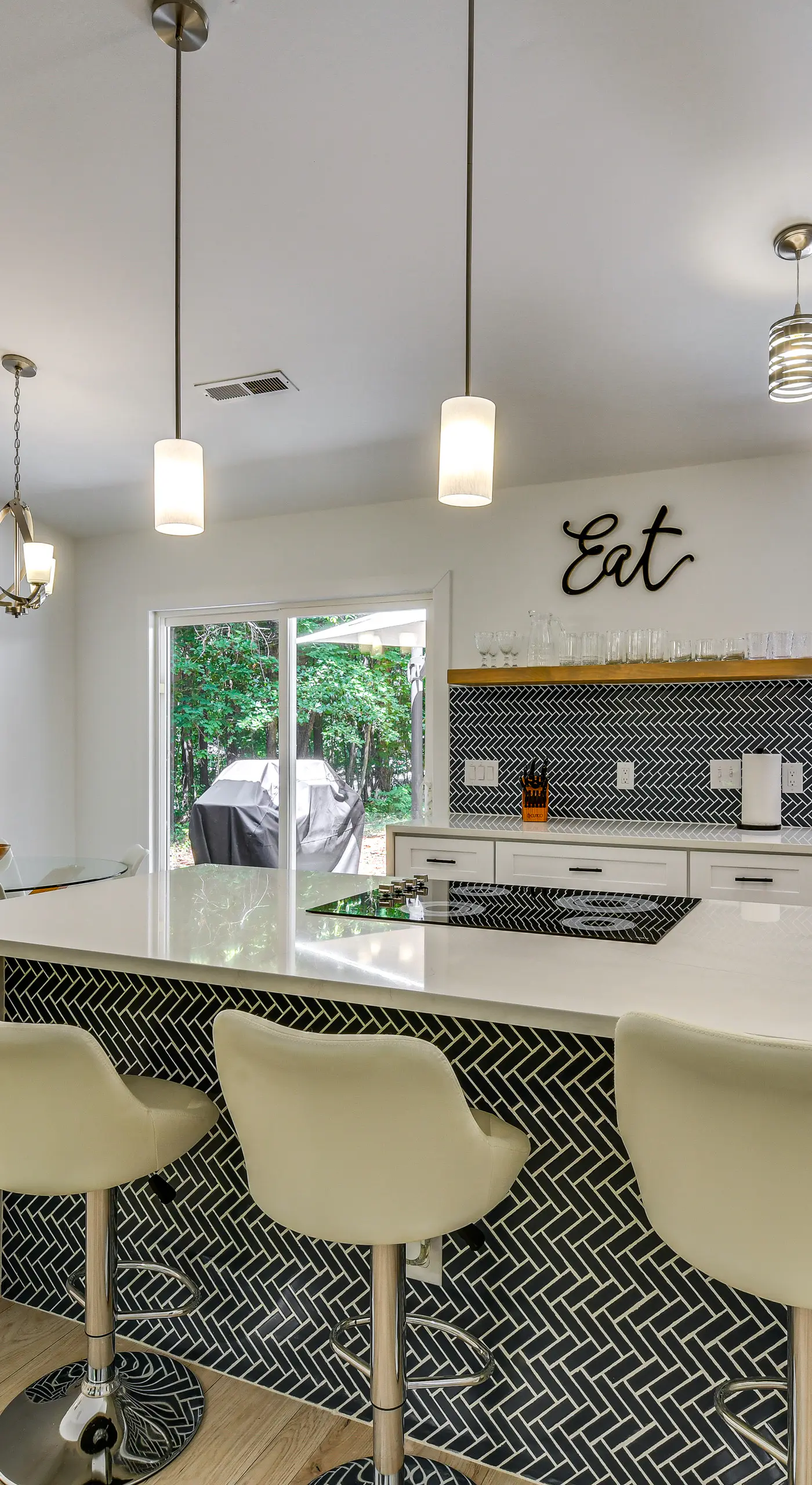 Mooresville Retreat w/ Patio, 1 Mi to Lake Norman!