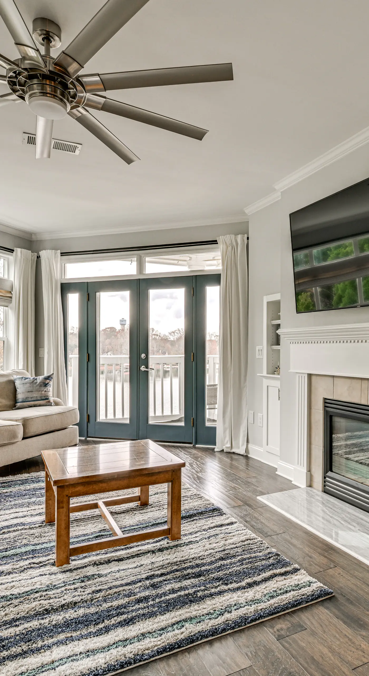 Condo w/ Deck: Waterfront Lake Norman Retreat!