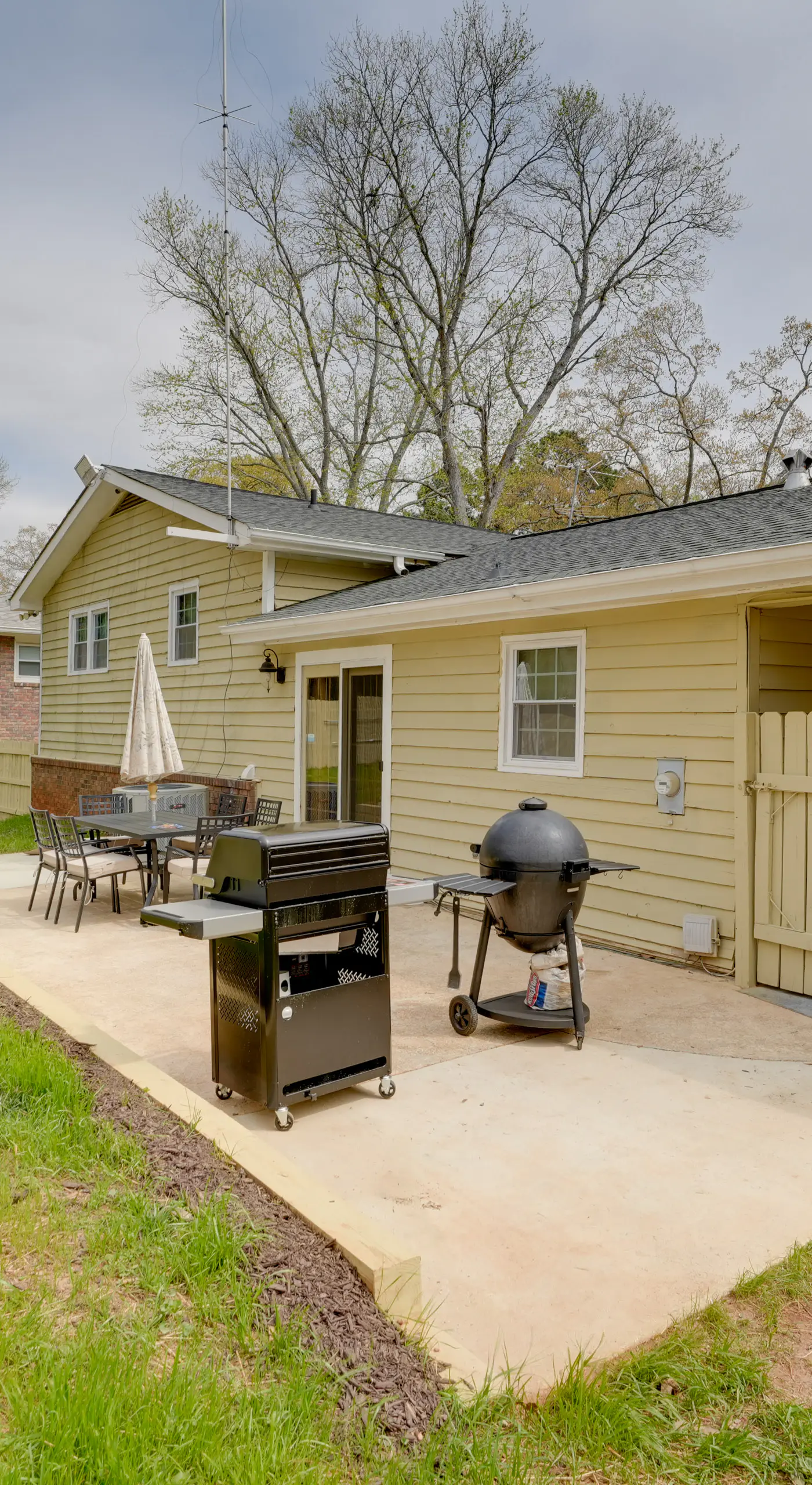 Pool + Basketball Court: Smyrna Family Home + Yard