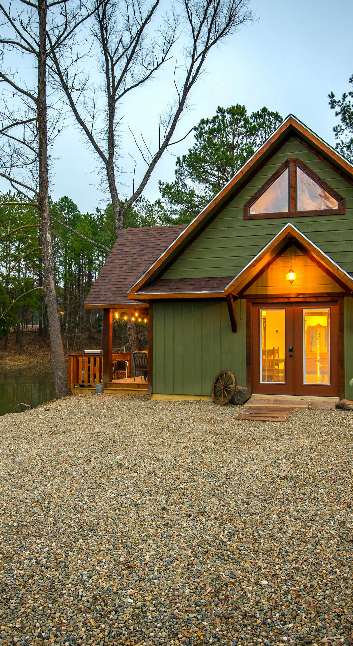 ‘Lily Pad on the Pond’ Broken Bow Home w/ Hot Tub