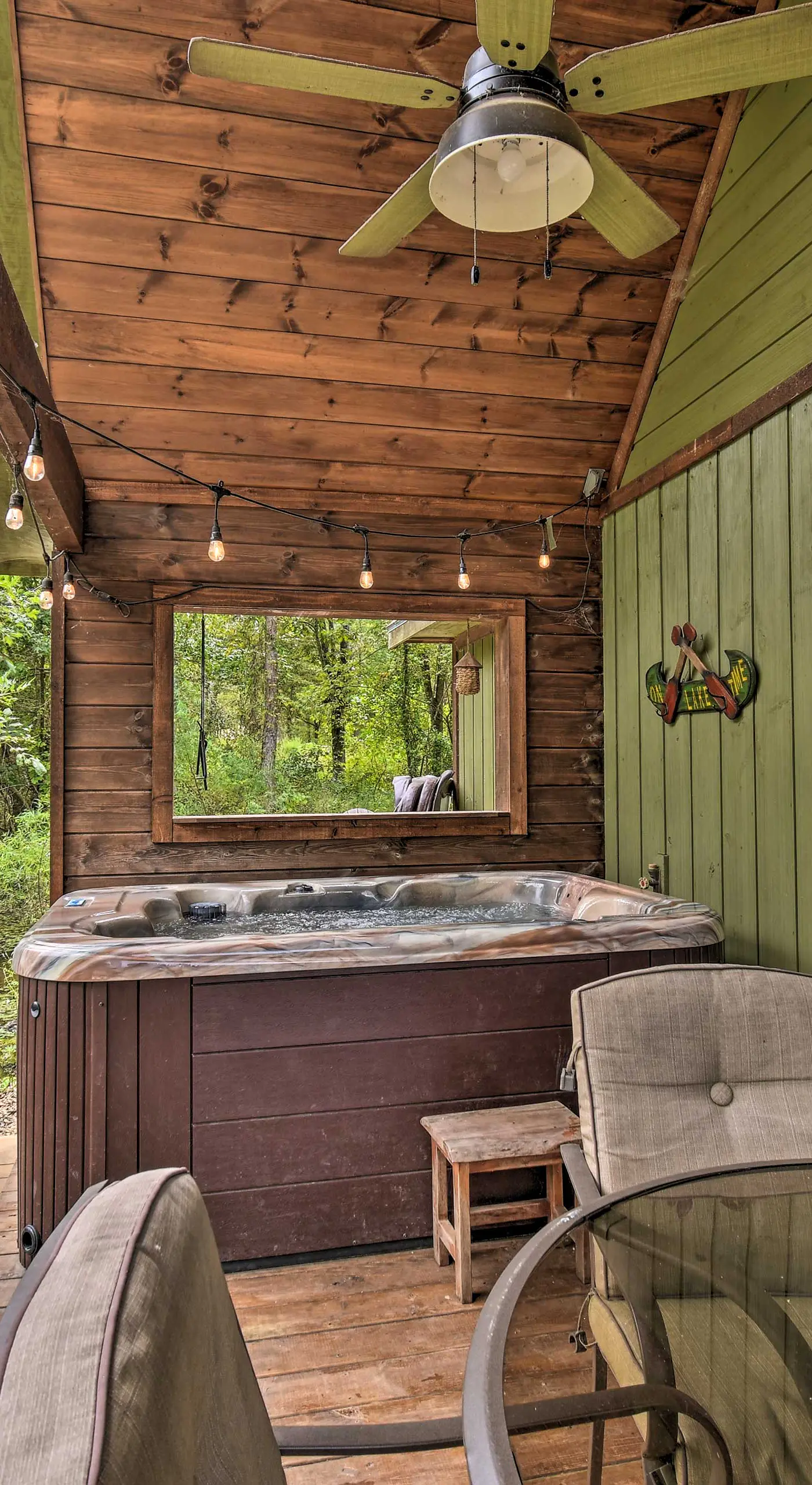 ‘Lily Pad on the Pond’ Broken Bow Home w/ Hot Tub