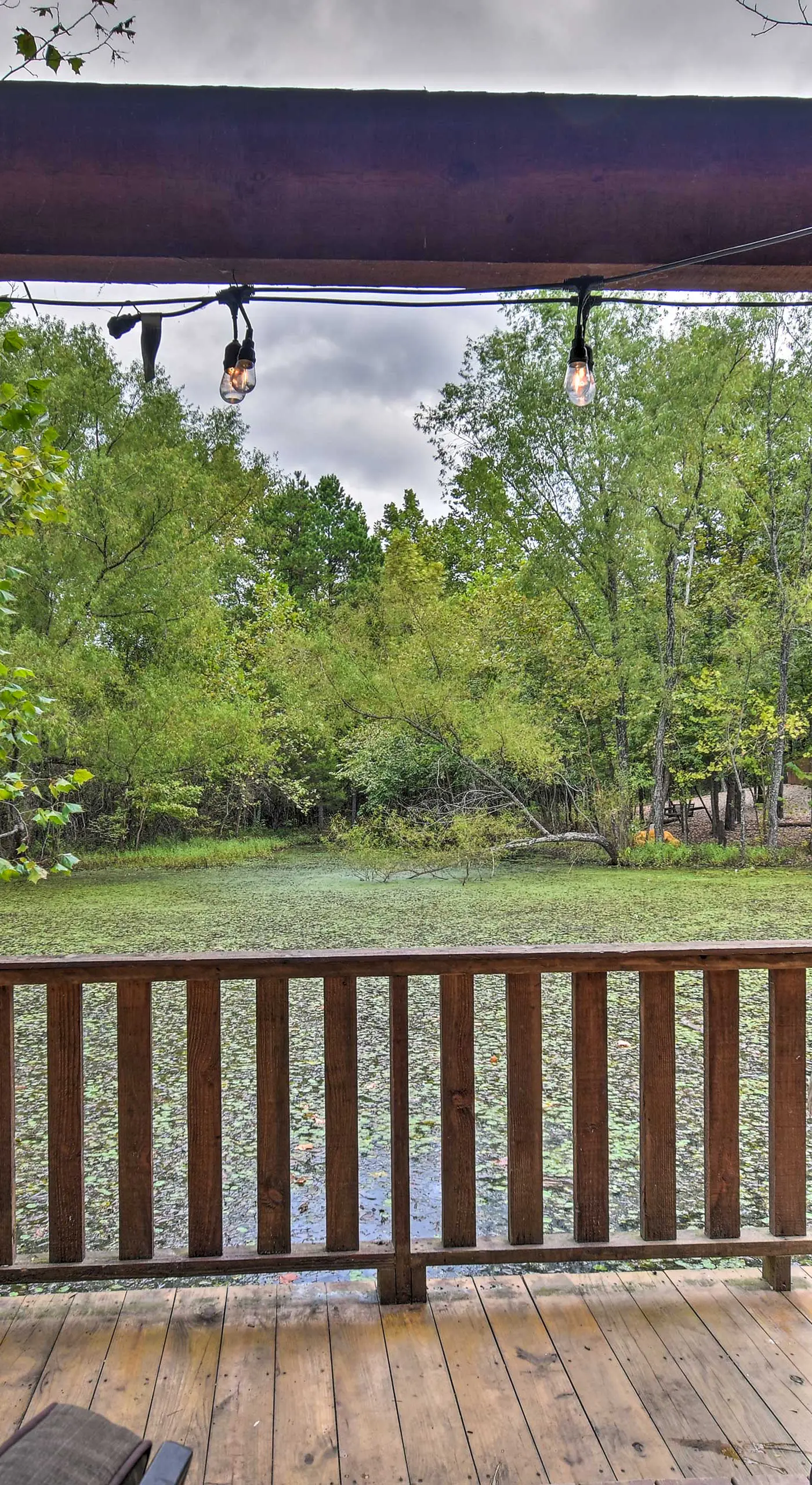 ‘Lily Pad on the Pond’ Broken Bow Home w/ Hot Tub