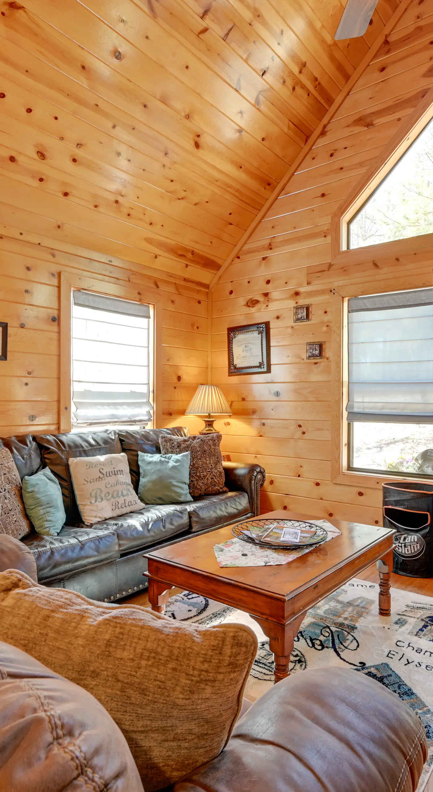 Broken Bow Cabin w/ Hot Tub & Fire Pit, Near Lake!