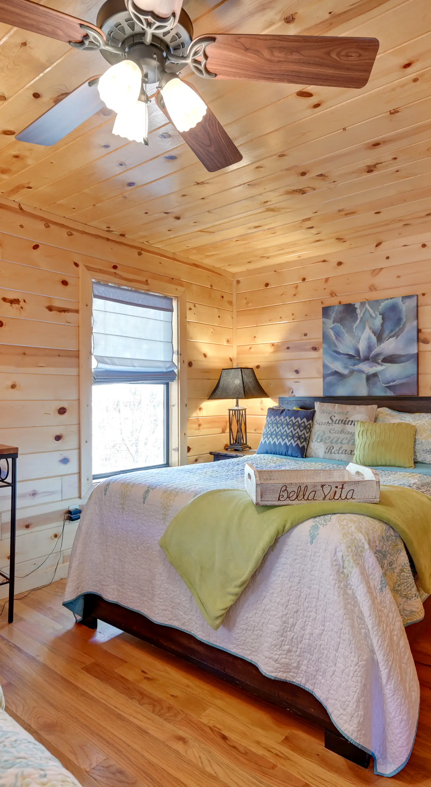 Broken Bow Cabin w/ Hot Tub & Fire Pit, Near Lake!