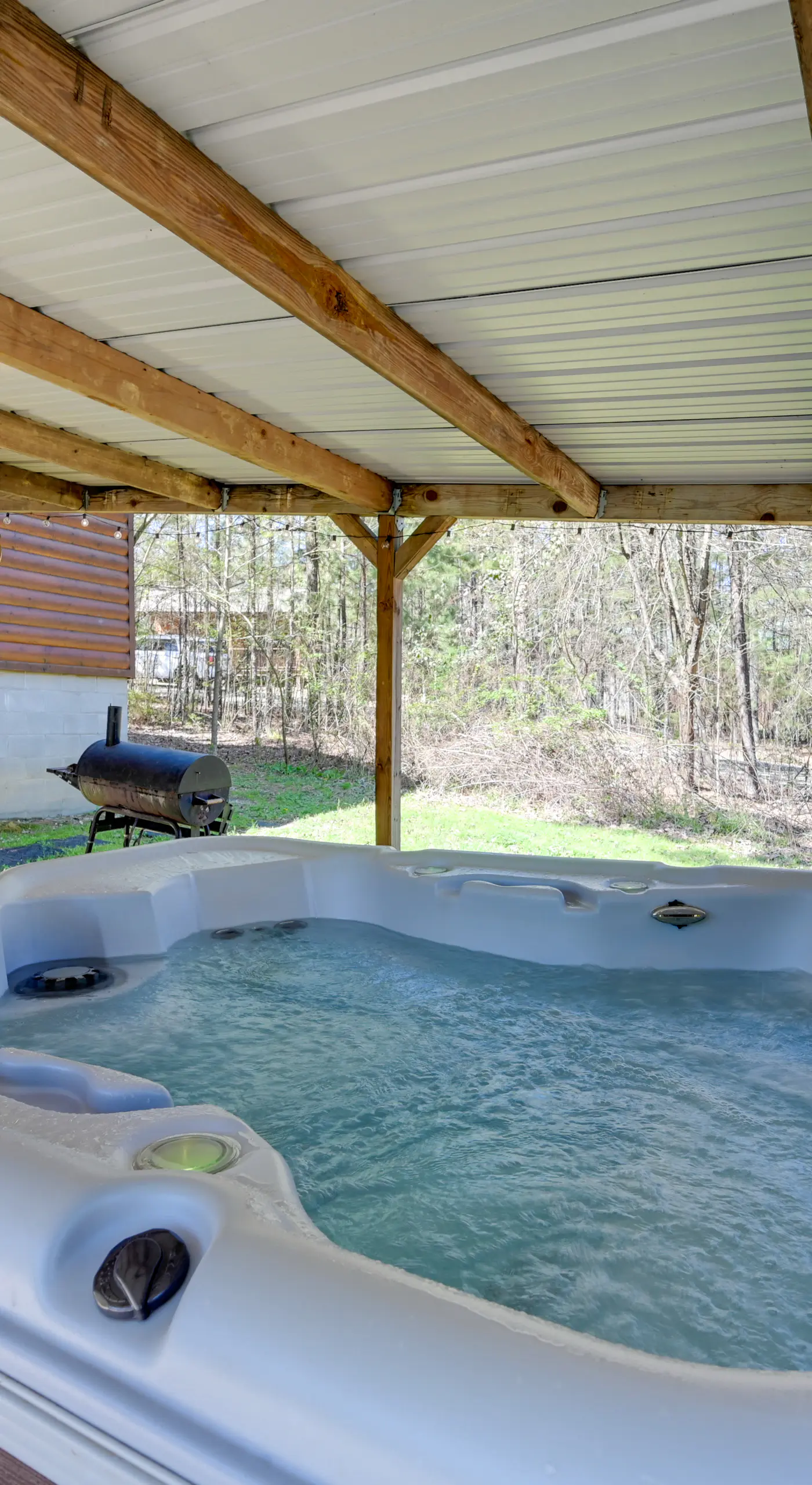 Broken Bow Cabin w/ Hot Tub & Fire Pit, Near Lake!