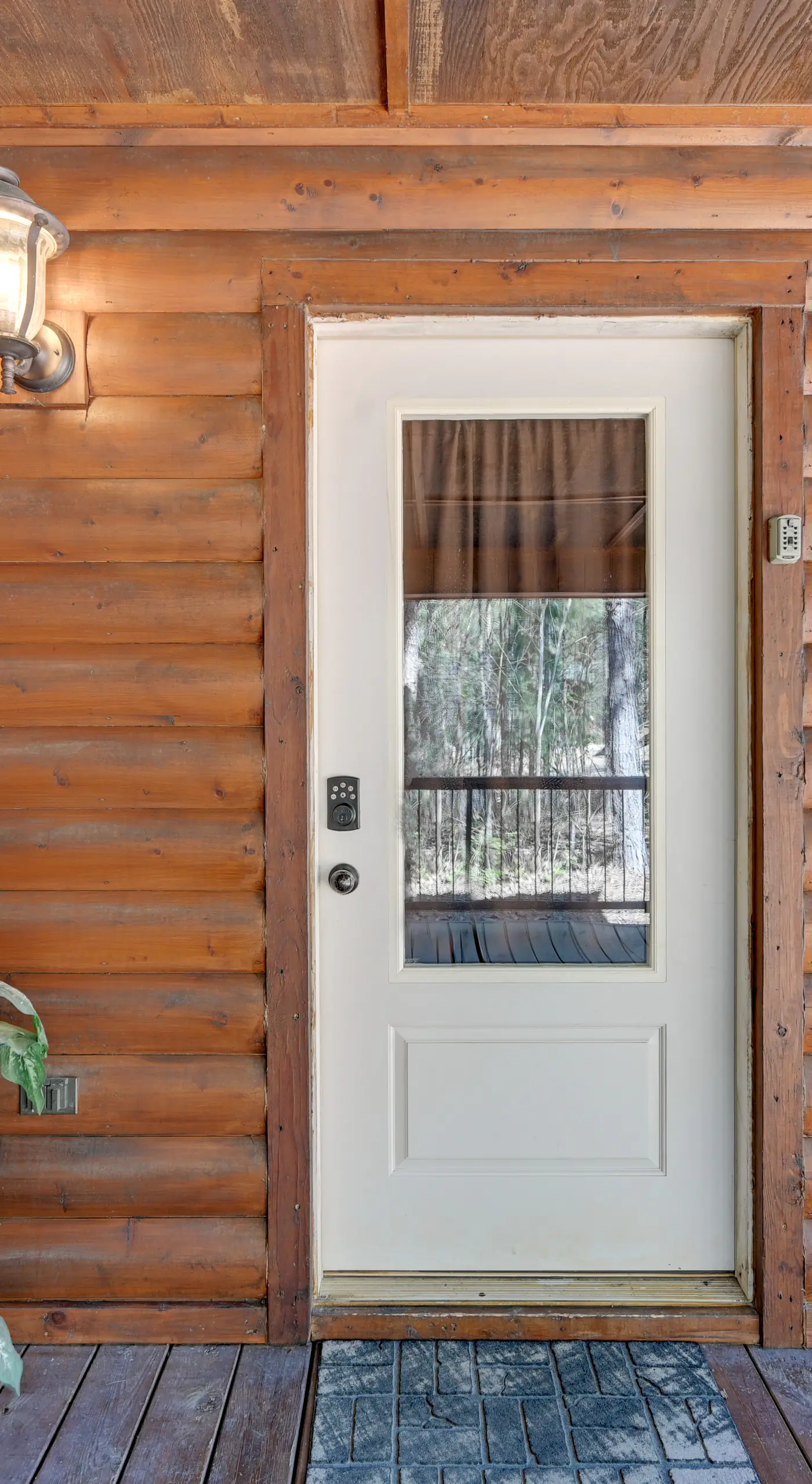 Broken Bow Cabin w/ Hot Tub & Fire Pit, Near Lake!