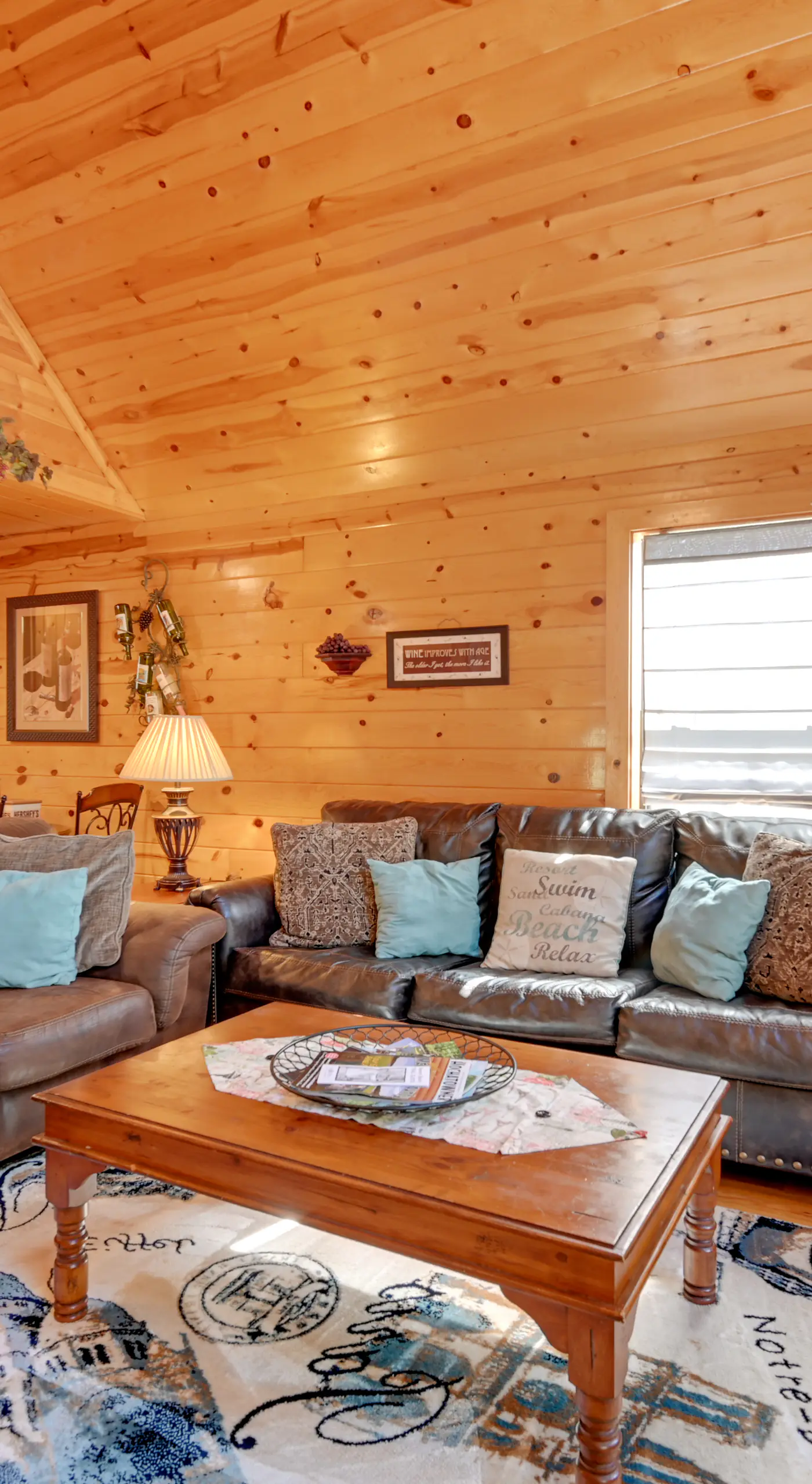 Broken Bow Cabin w/ Hot Tub & Fire Pit, Near Lake!