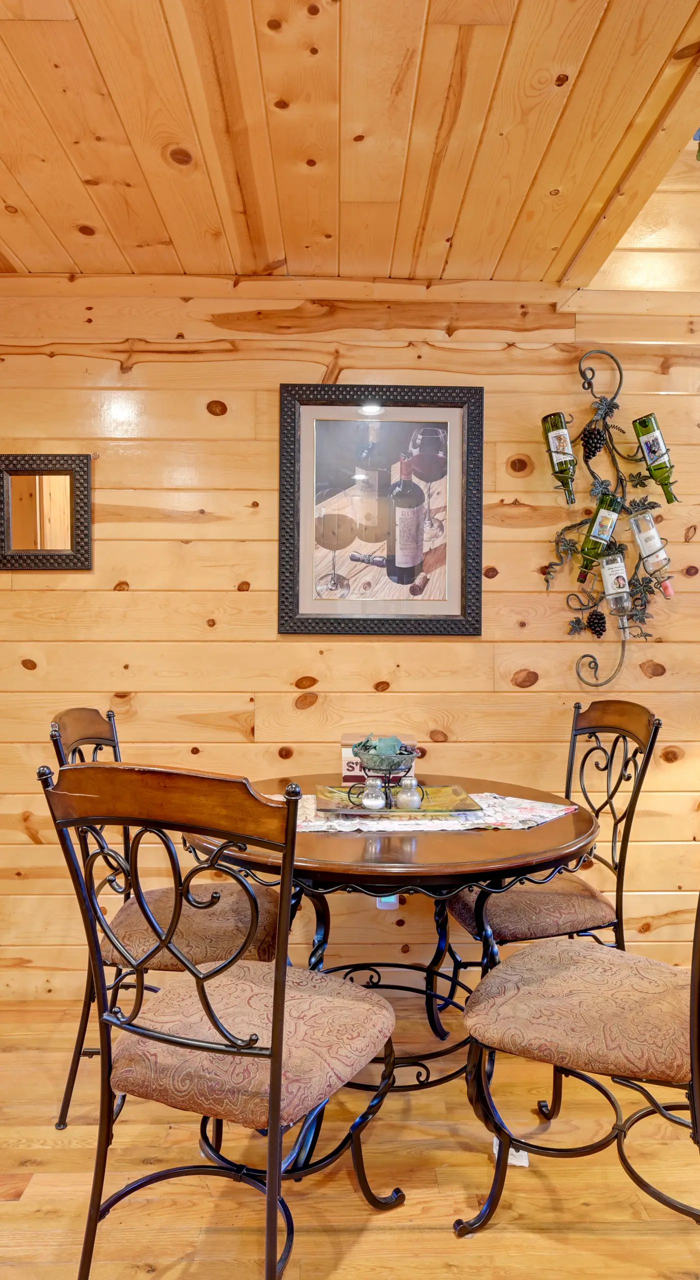 Broken Bow Cabin w/ Hot Tub & Fire Pit, Near Lake!