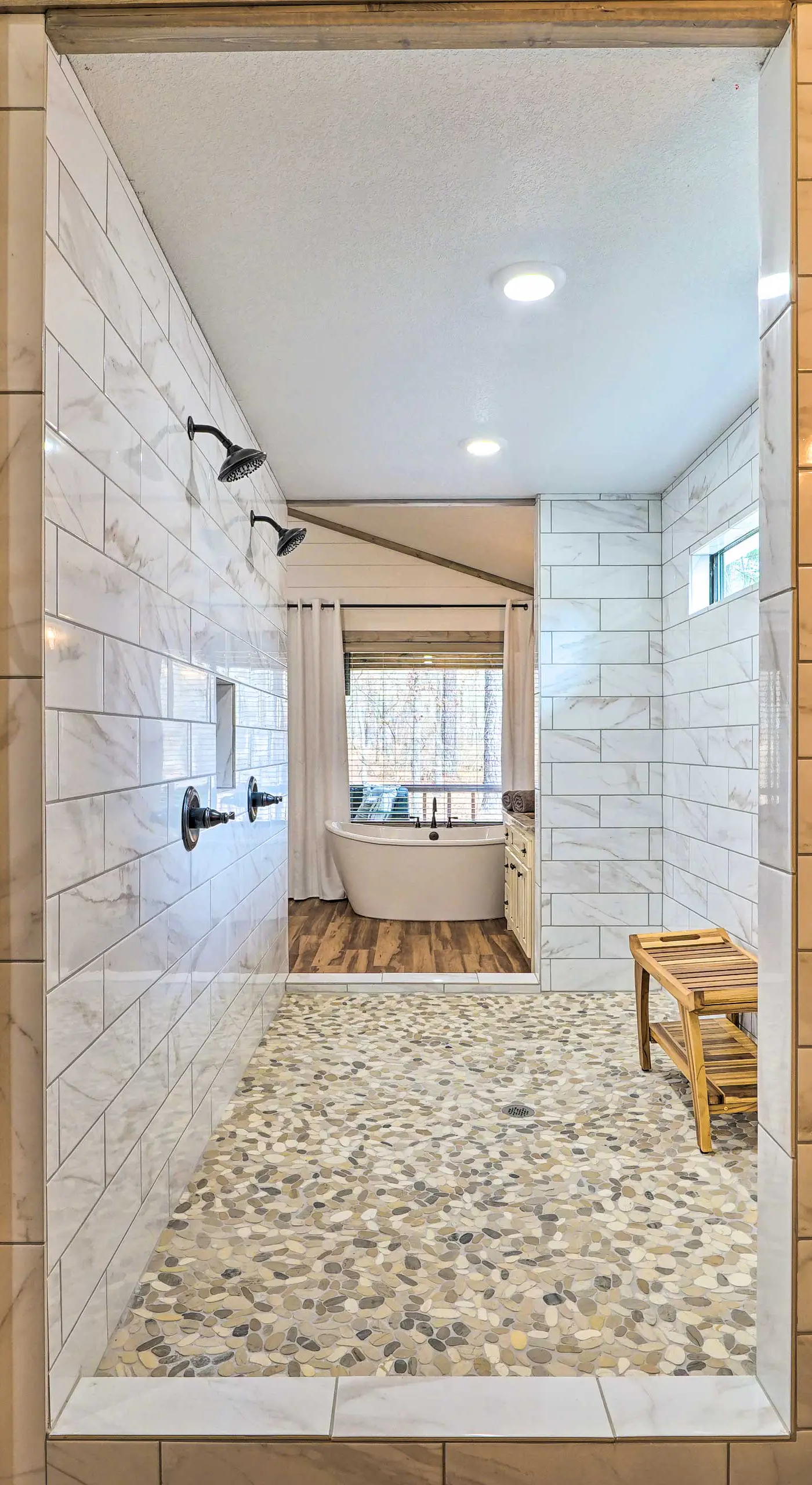 Chic Broken Bow Escape w/ Hot Tub & Fire Pit!