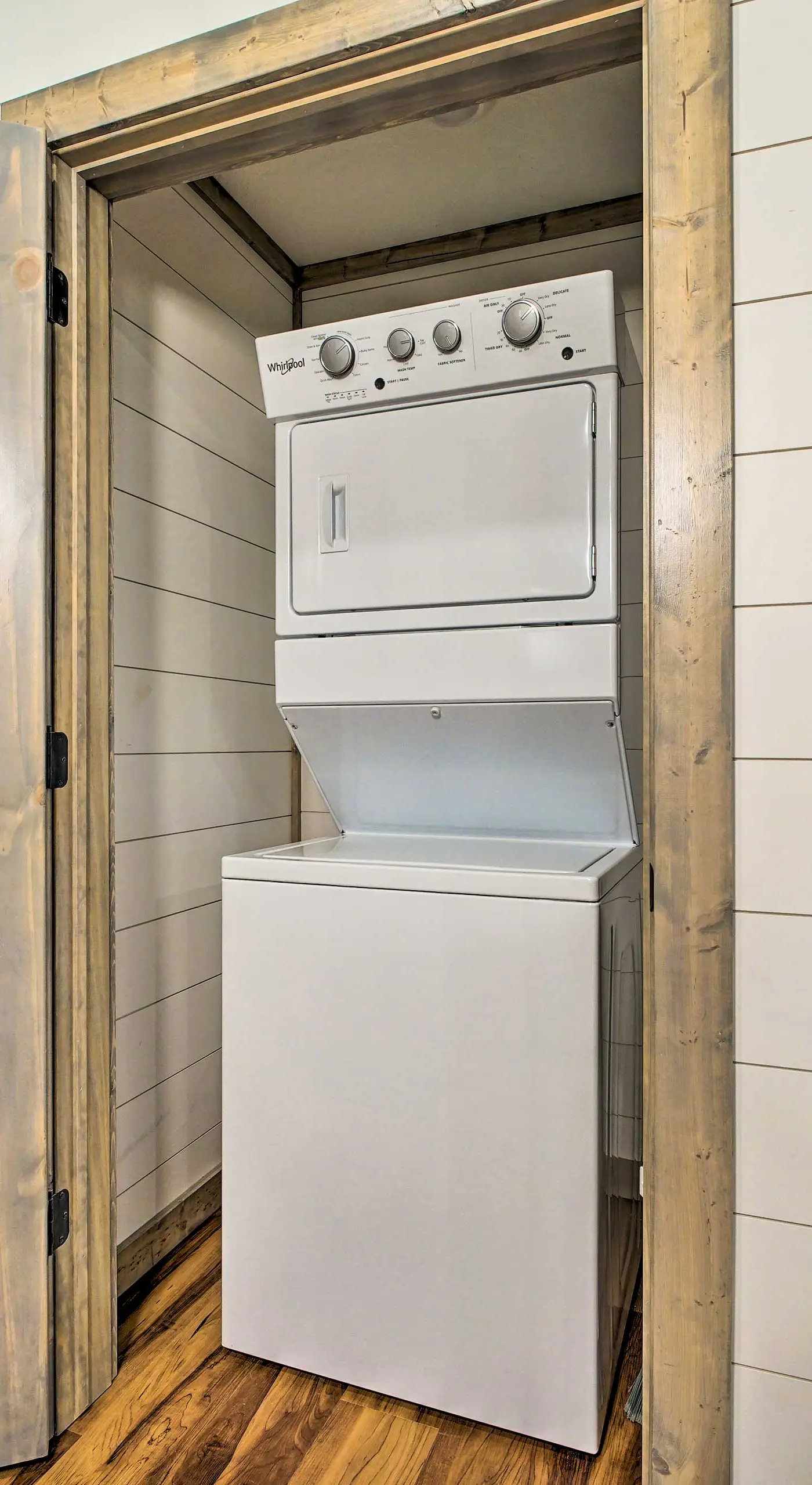 Chic Broken Bow Escape w/ Hot Tub & Fire Pit!