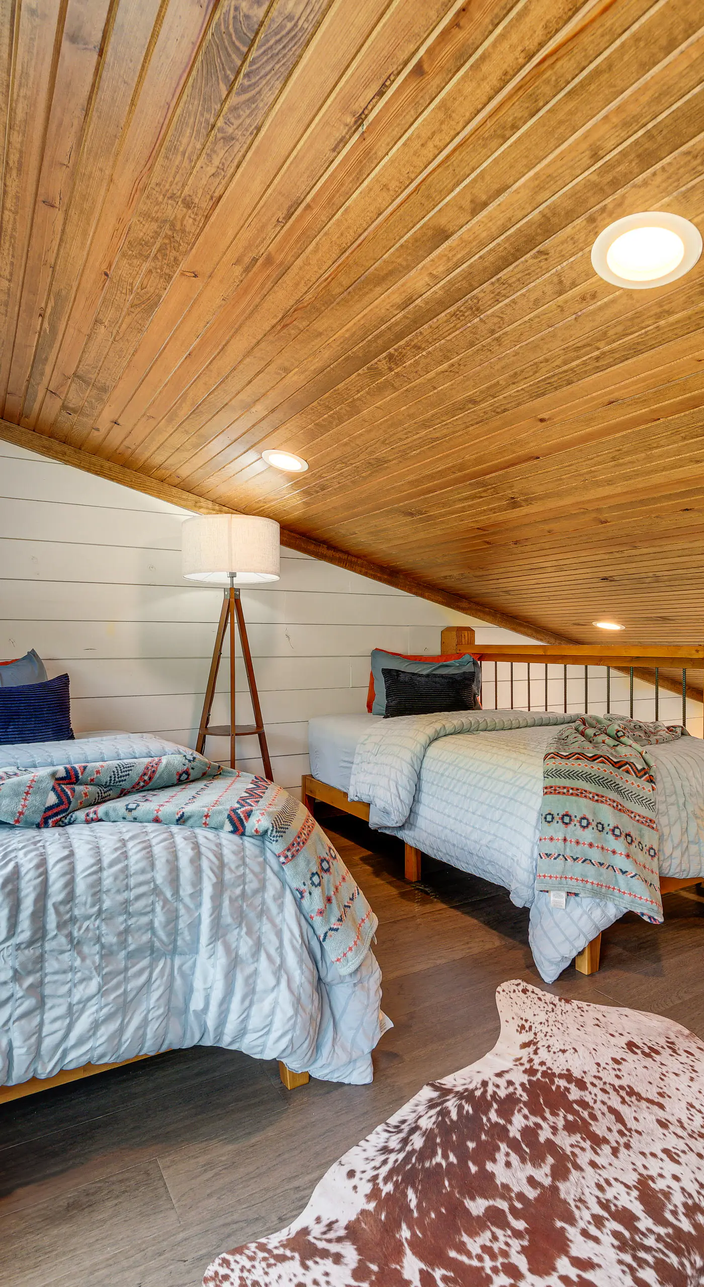 Tree-Lined Broken Bow Studio Cabin w/ Hot Tub!