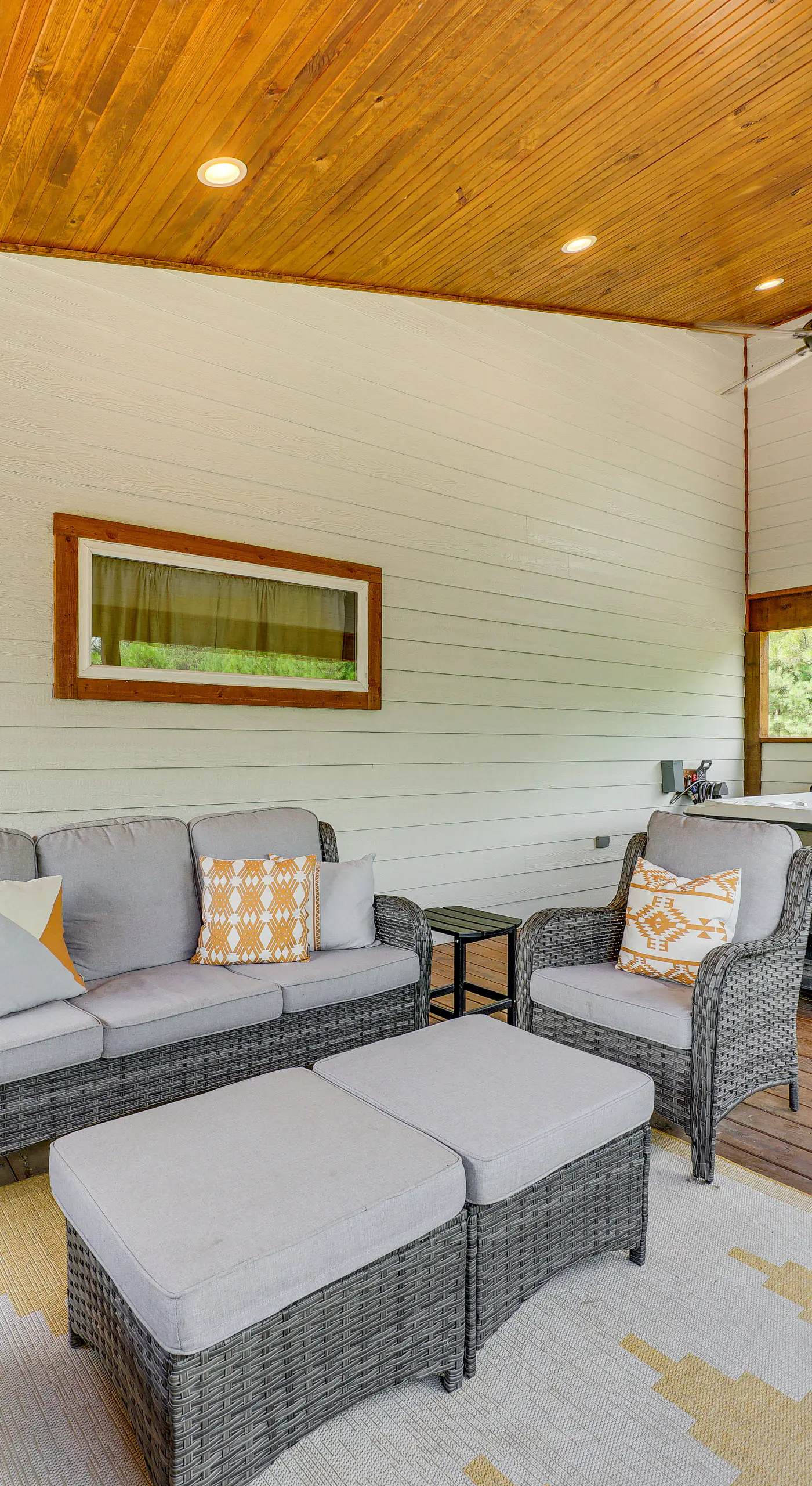 Tree-Lined Broken Bow Studio Cabin w/ Hot Tub!