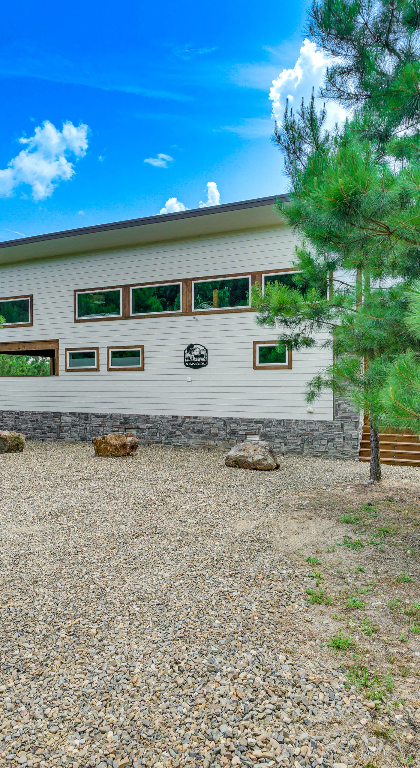 Tree-Lined Broken Bow Studio Cabin w/ Hot Tub!