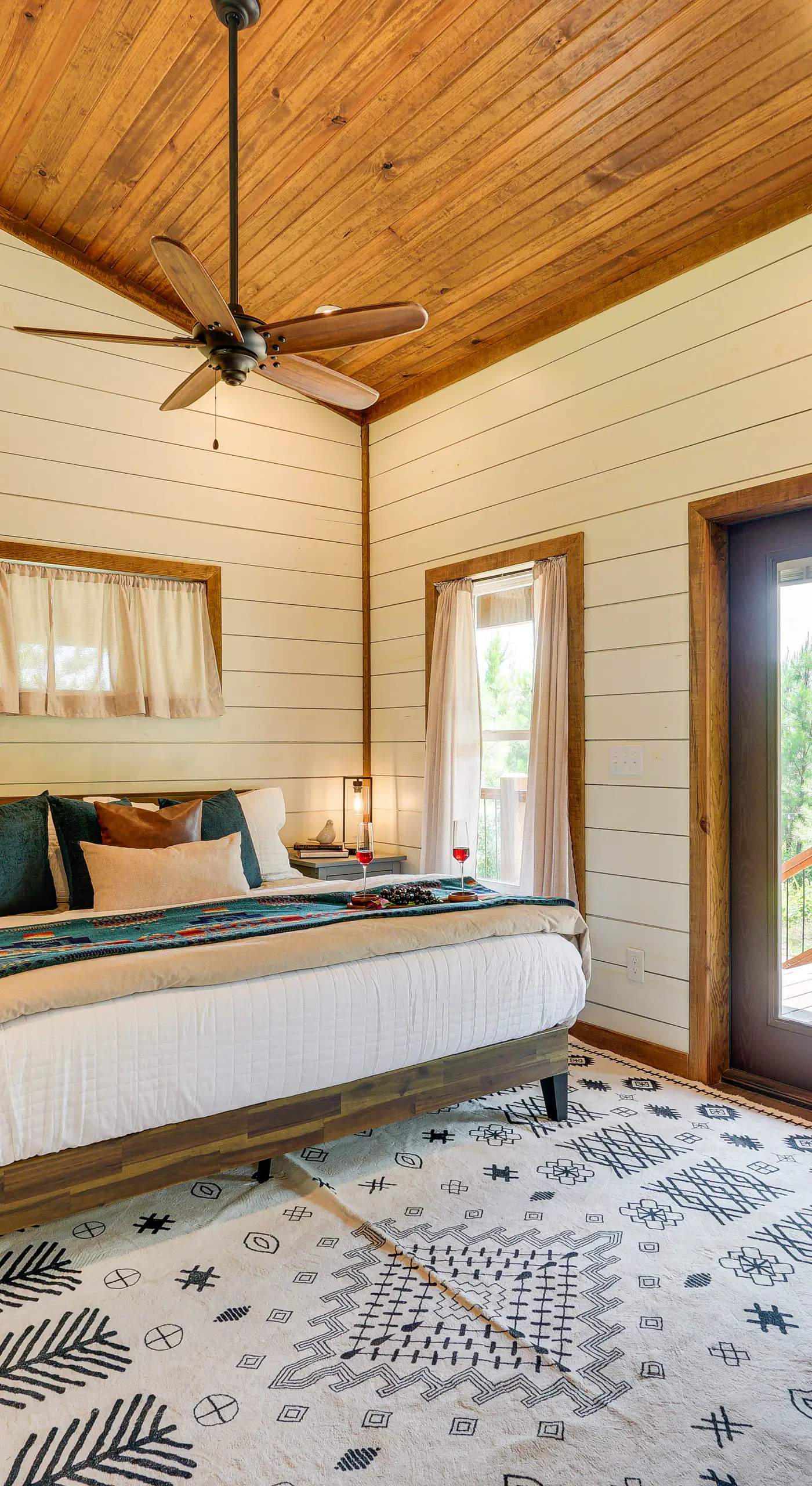 Tree-Lined Broken Bow Studio Cabin w/ Hot Tub!