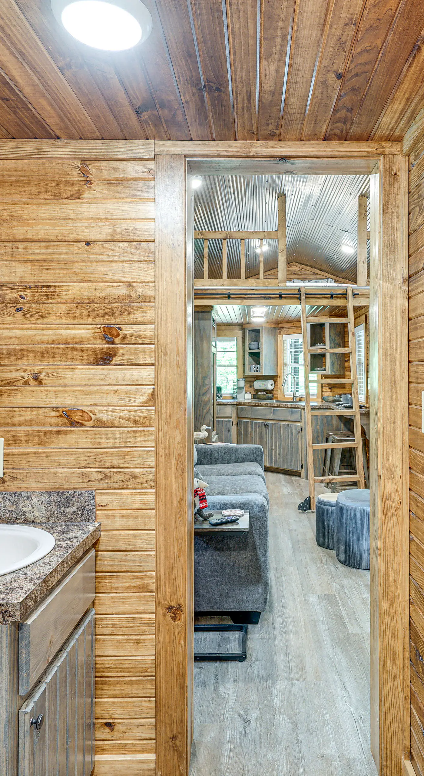 Couple’s Cabin in Broken Bow ~ 5 Mi to Downtown!