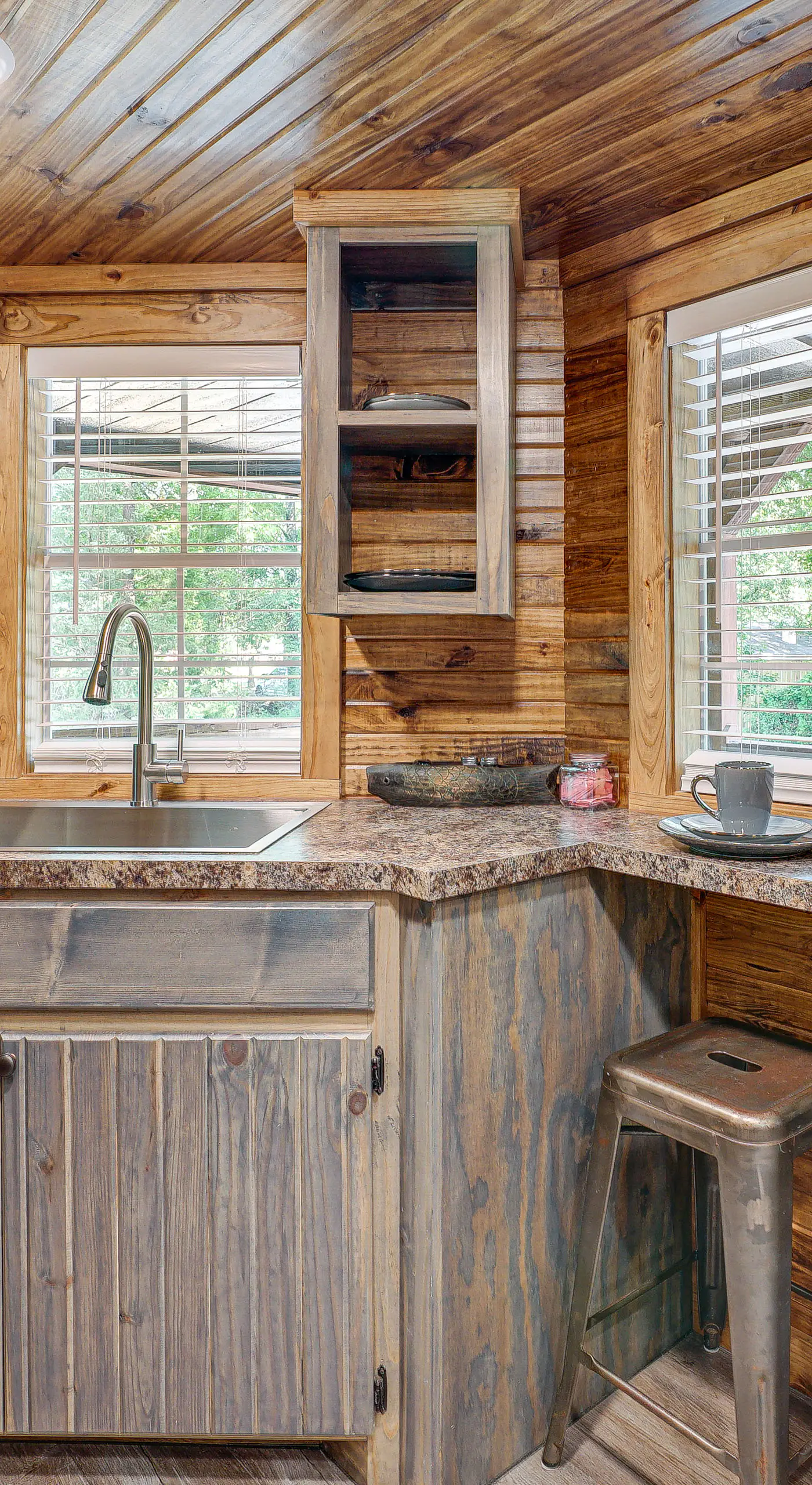 Couple’s Cabin in Broken Bow ~ 5 Mi to Downtown!