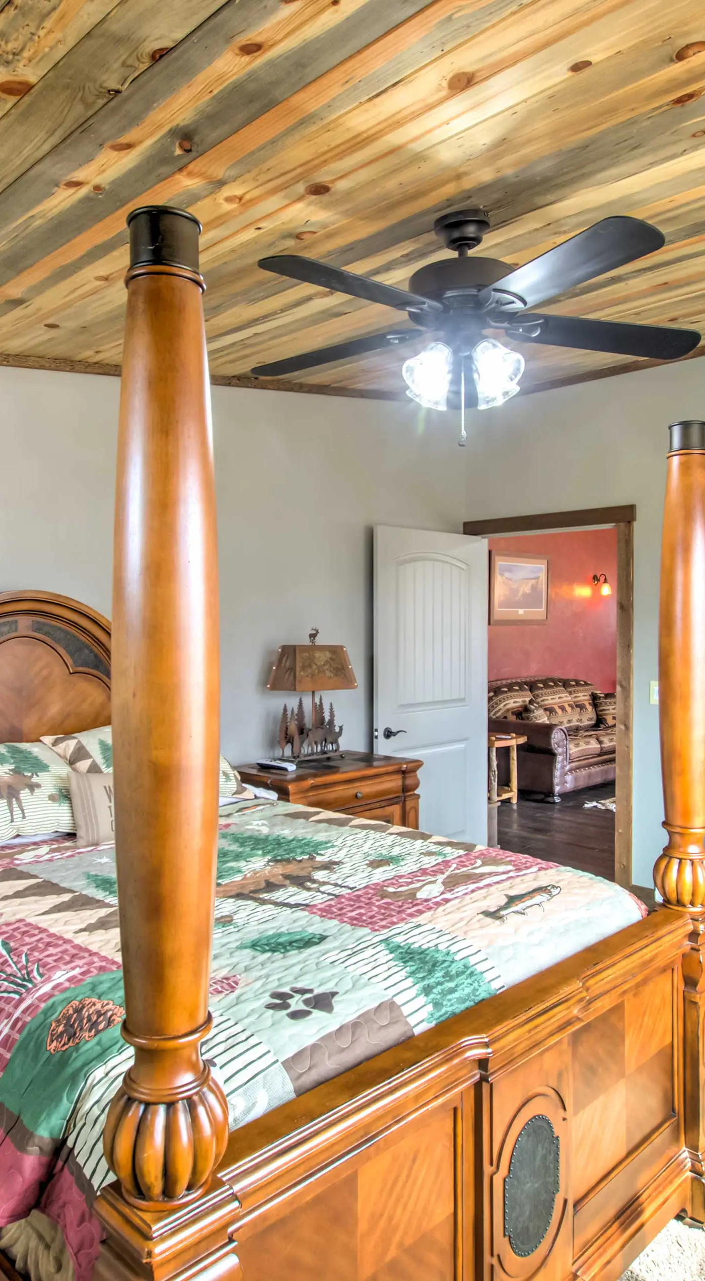 Lovely Livingston Loft w/ Mountain & River Views!